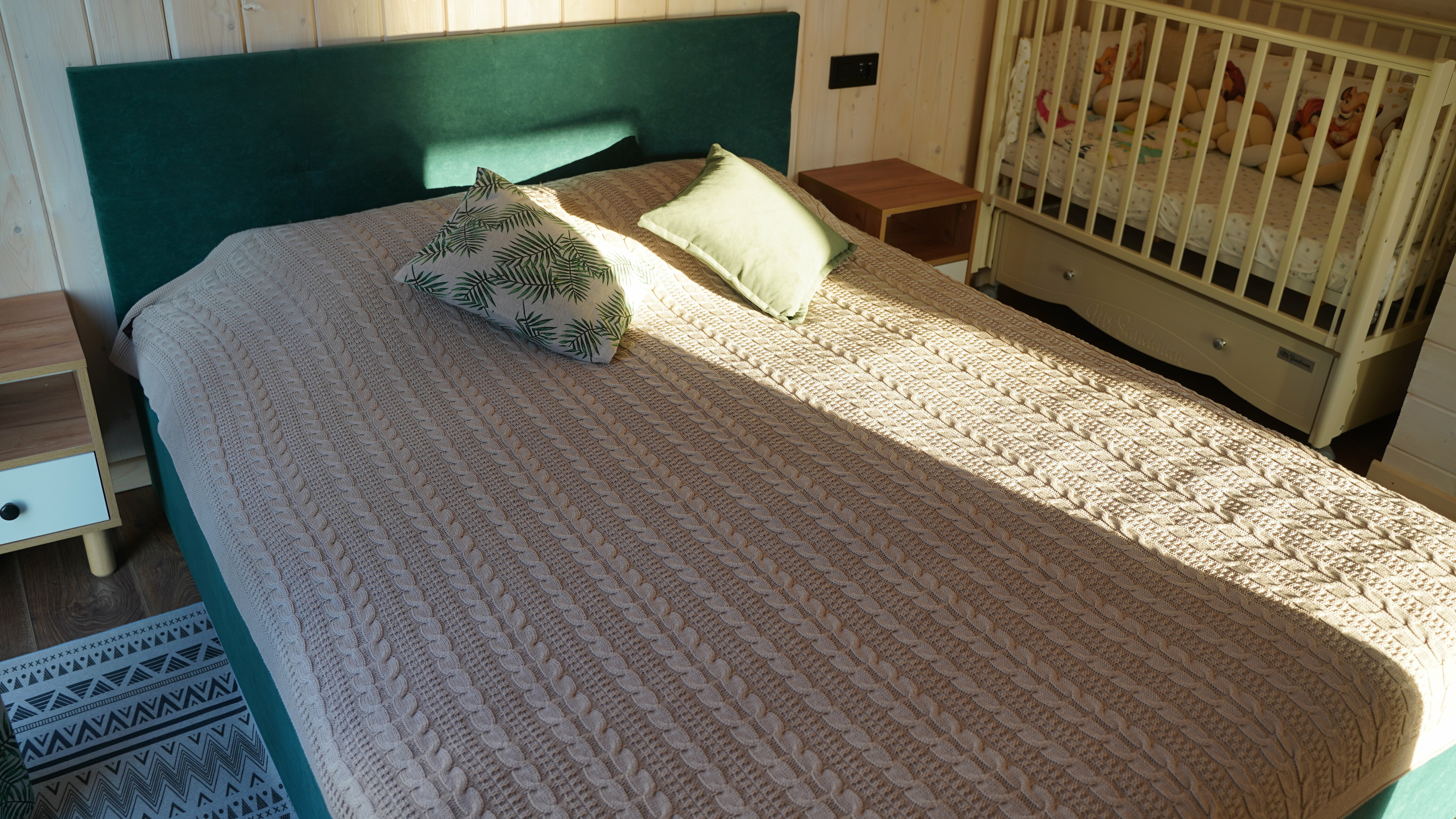 Дом у озера в тишине