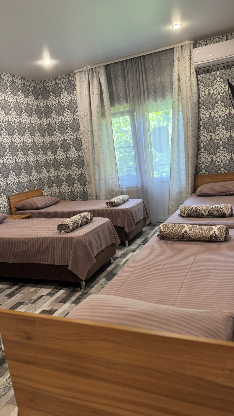 Четырехместный номер с балконом