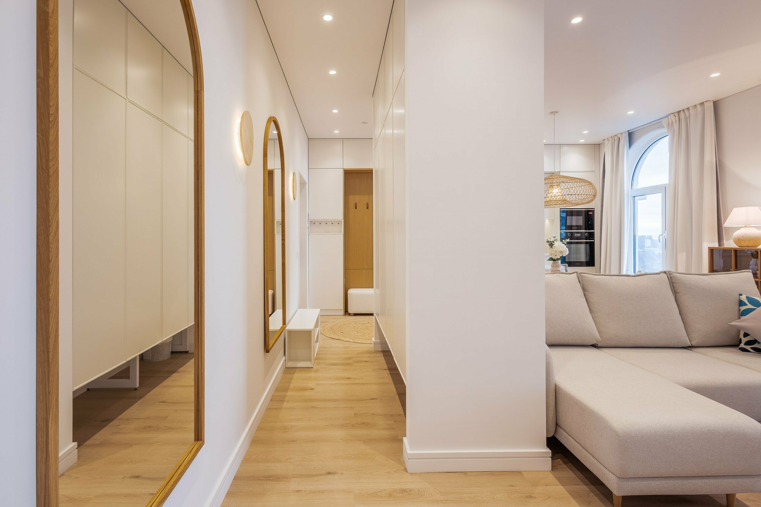 Апартаменты Люкс с балконом и видом на море (12 этаж)