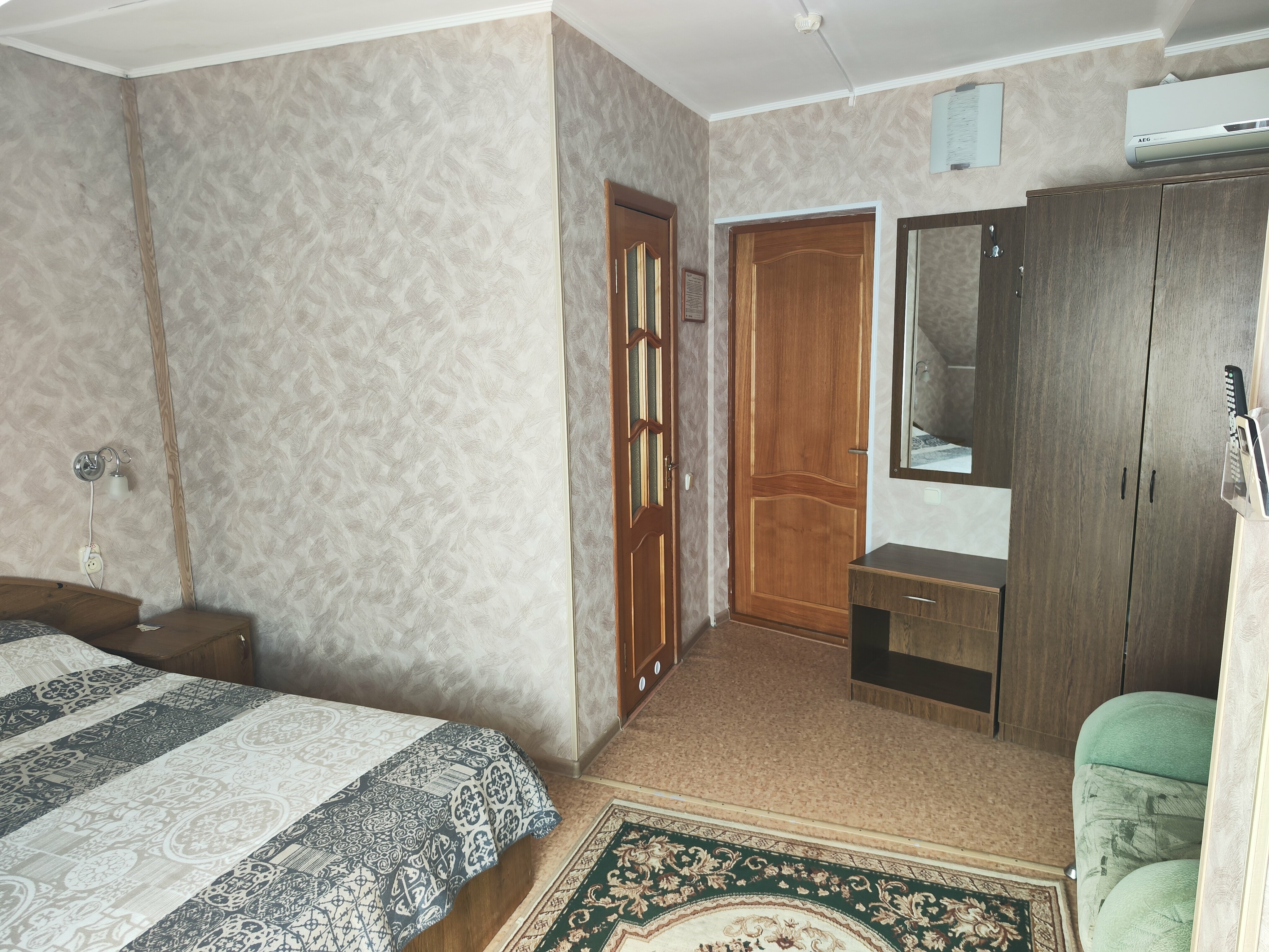 Стандарт 3-х местный - 2-х спальная кровать и кресло-кровать