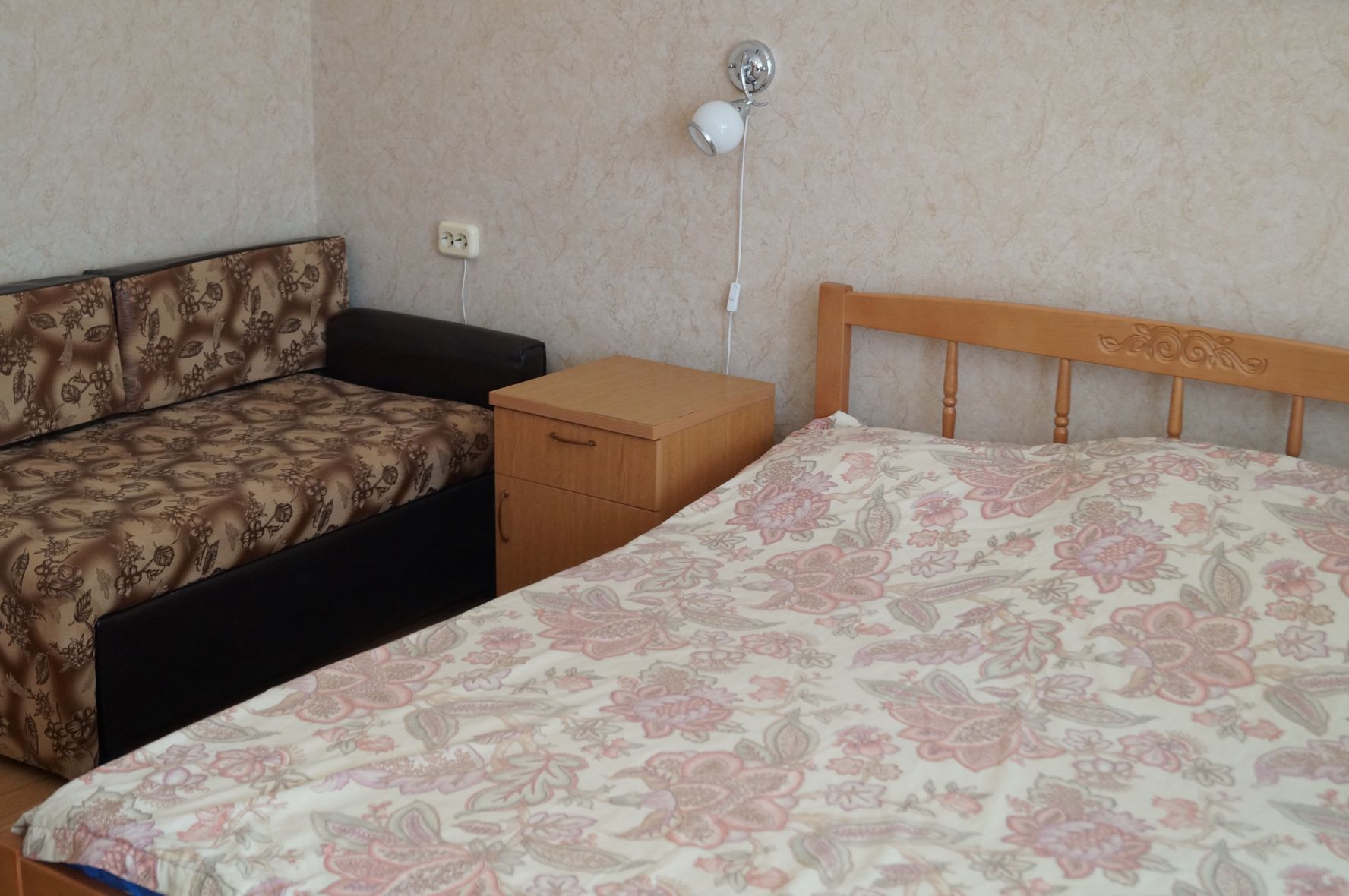 Стандарт 3-х местный - 2-х спальная кровать и диван