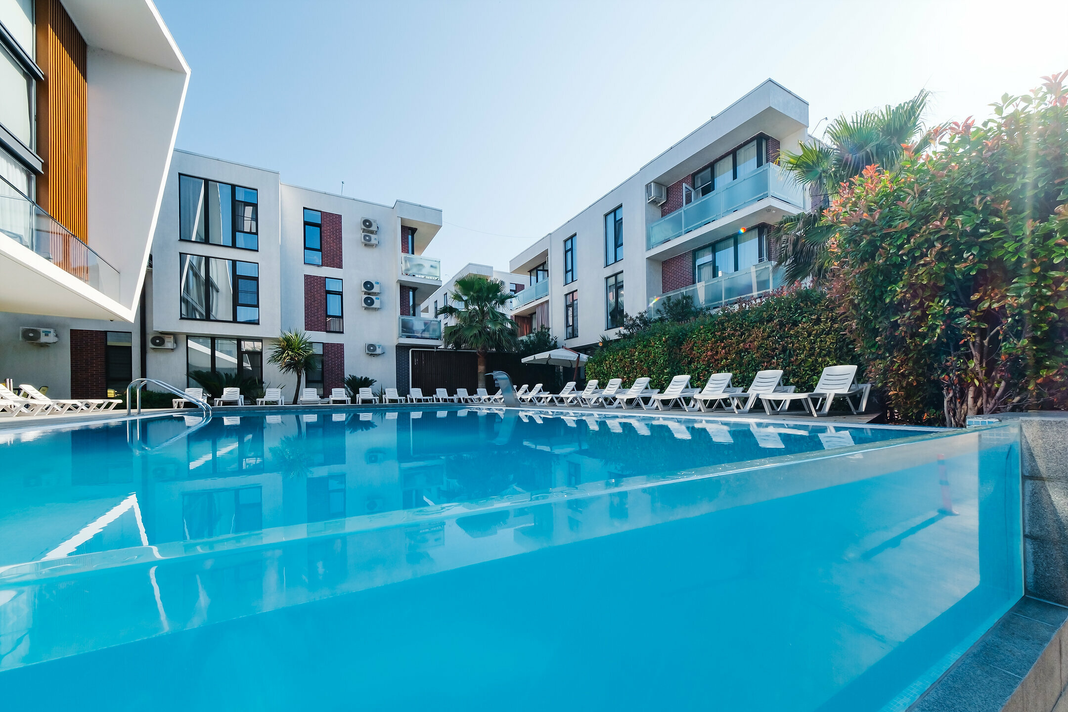 3-х местные апартаменты с балконом в жк c круглогодично подогреваемым бассейном +32 ° "Alicekeys" 14/62