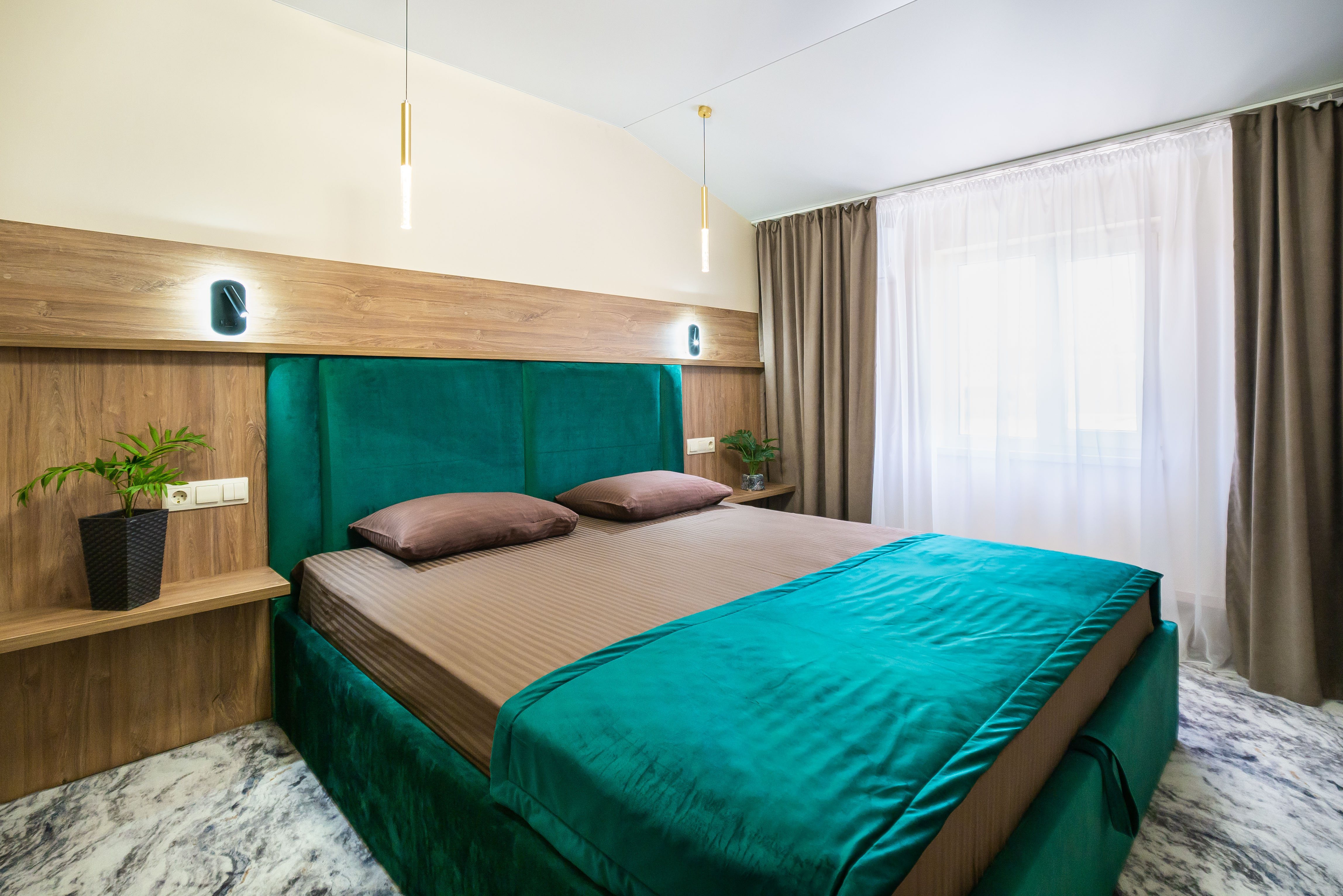 DE LUXE (террасой и видом на бассейн)