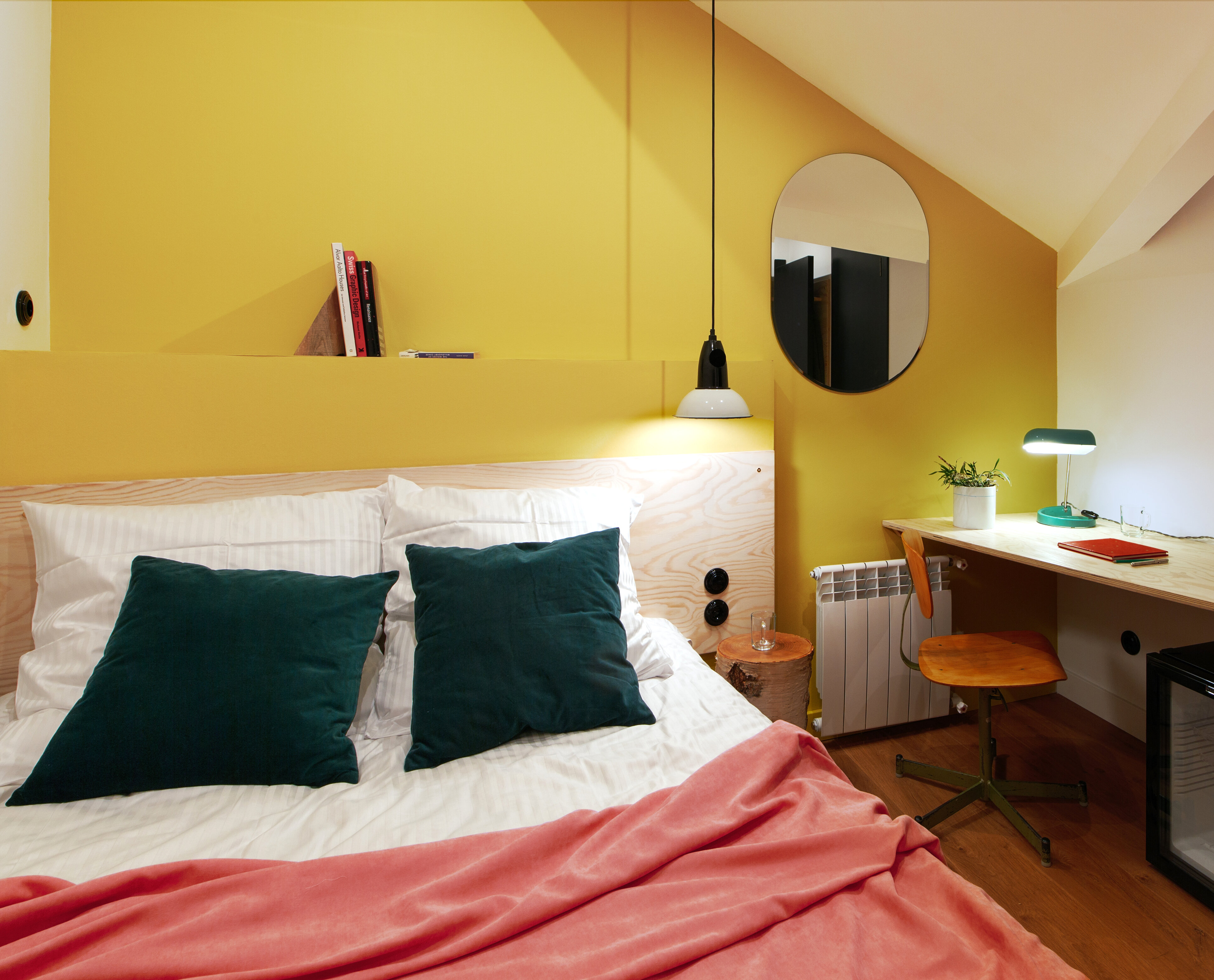 Небольшой двухместный номер без окна