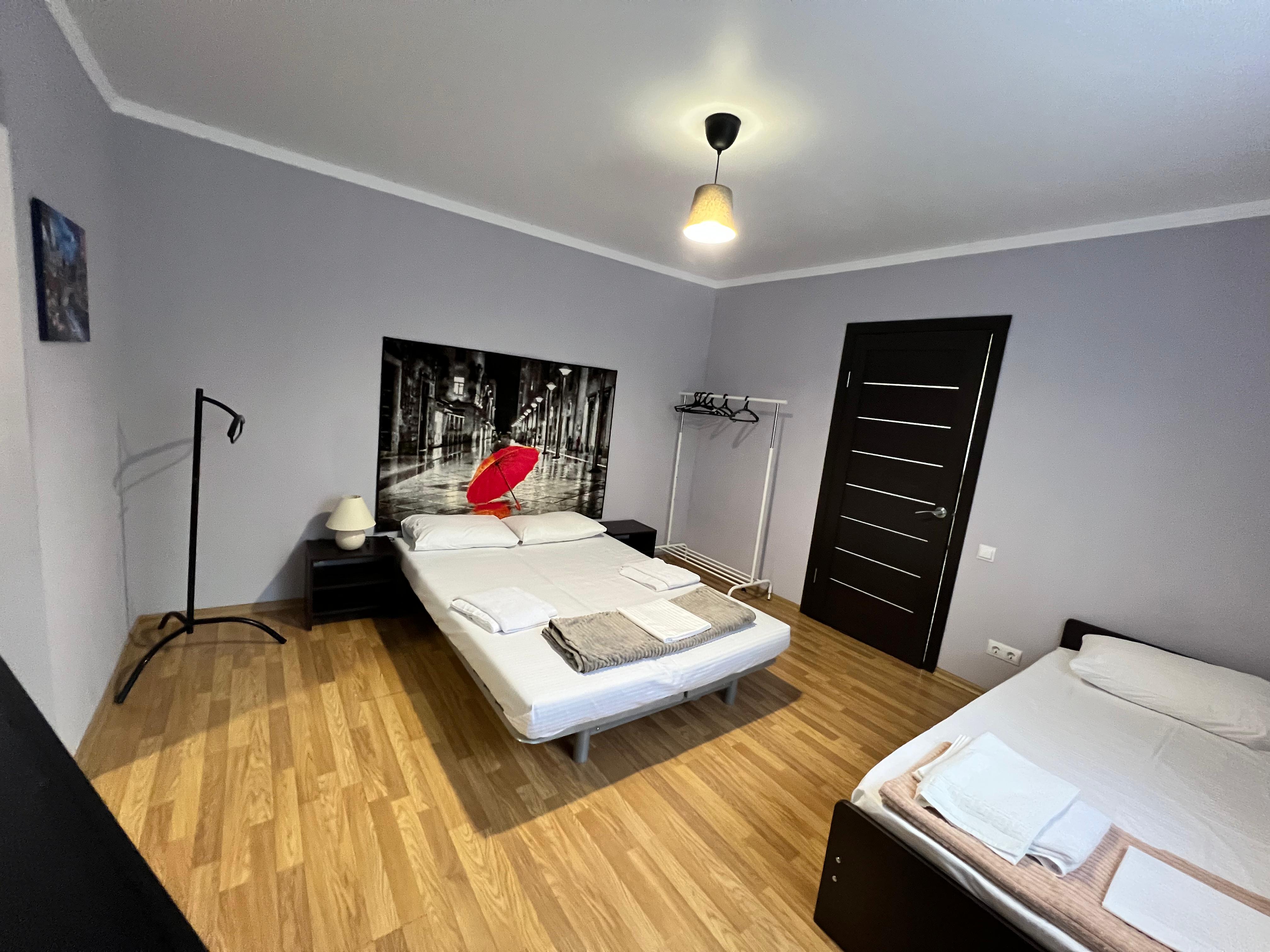 Пятиместный апарт на первом этаже