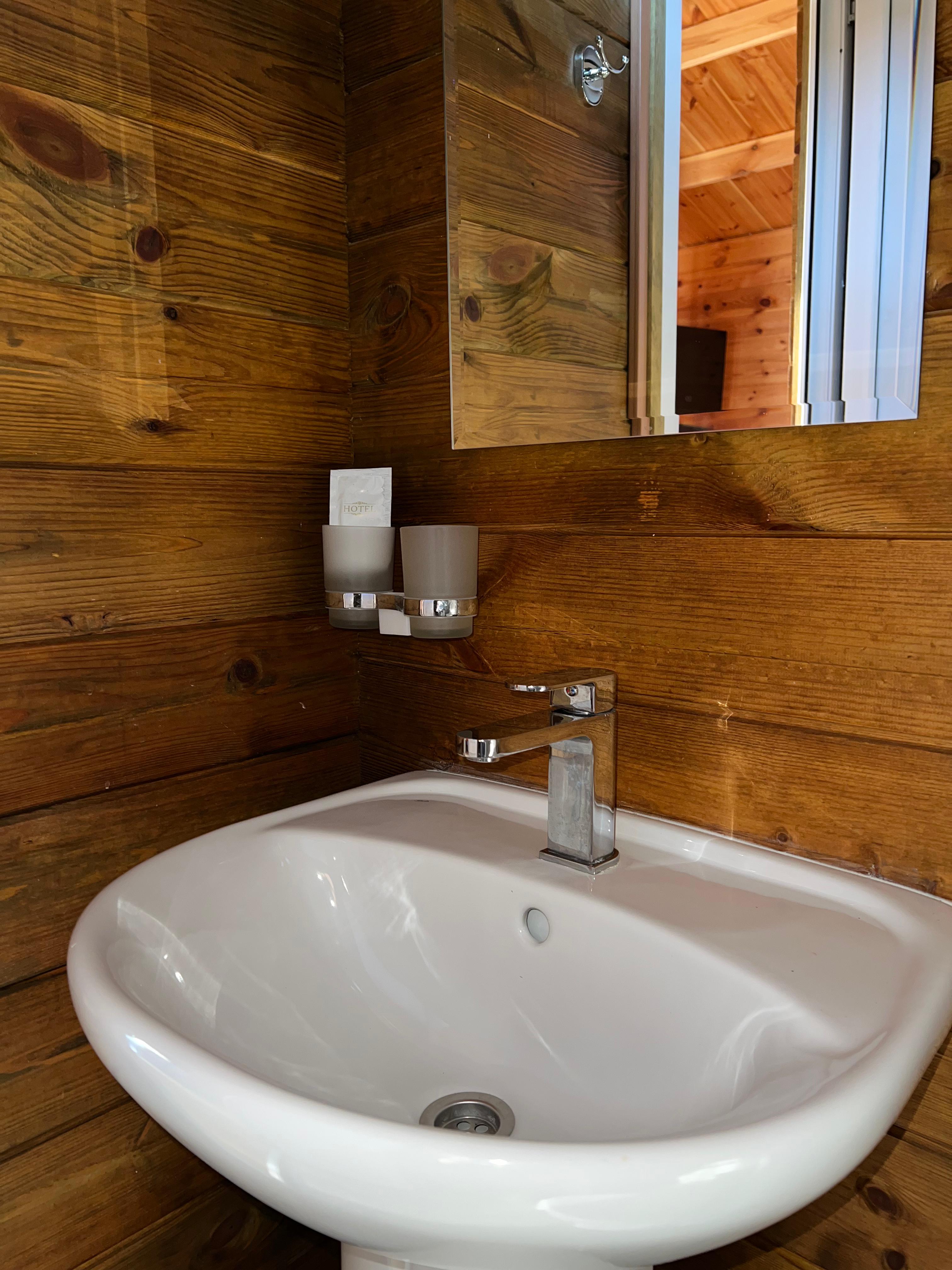 Дом с балконом