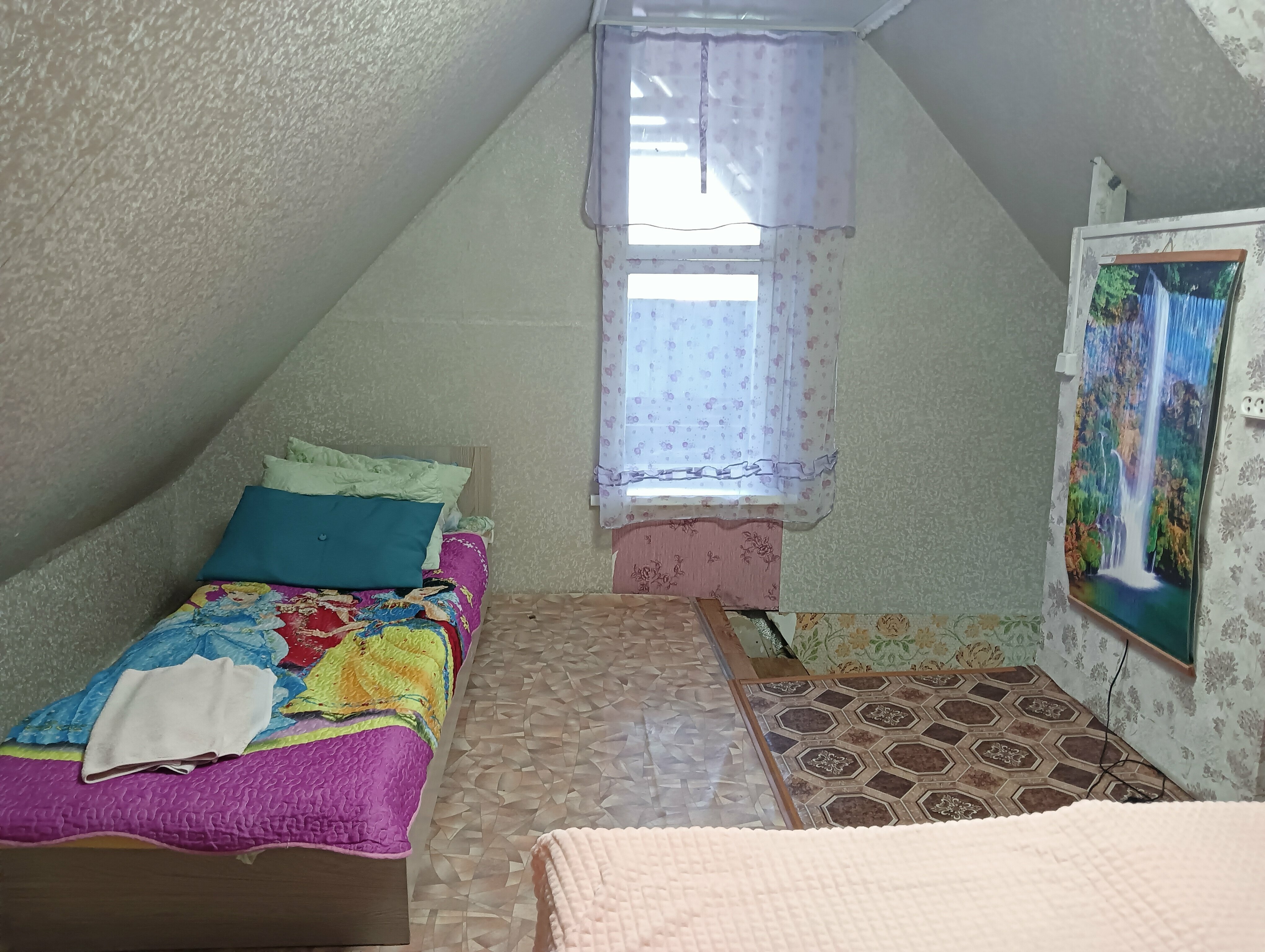 Cемейный номер с собственной ванной комнатой