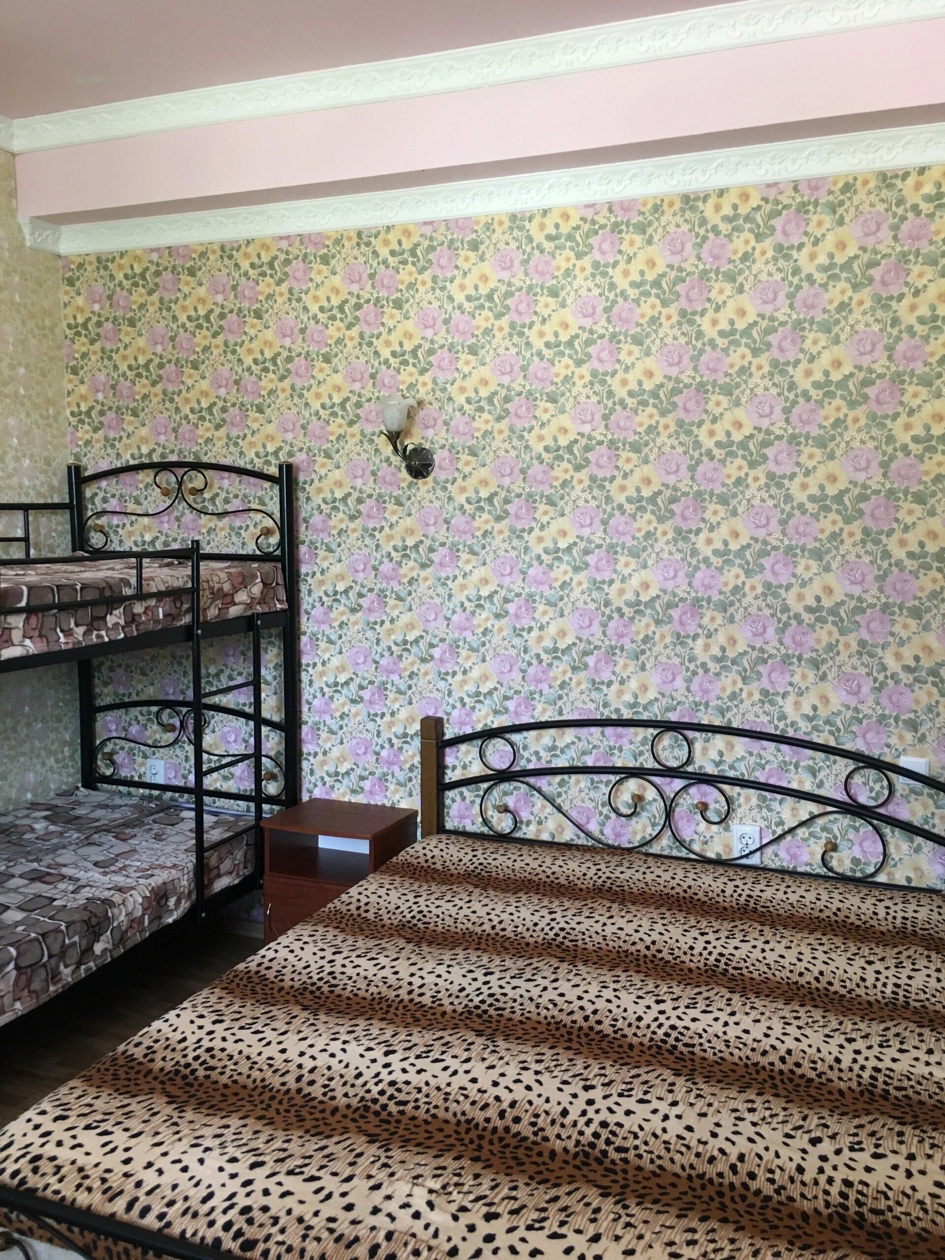 Cемейный номер с собственной ванной комнатой