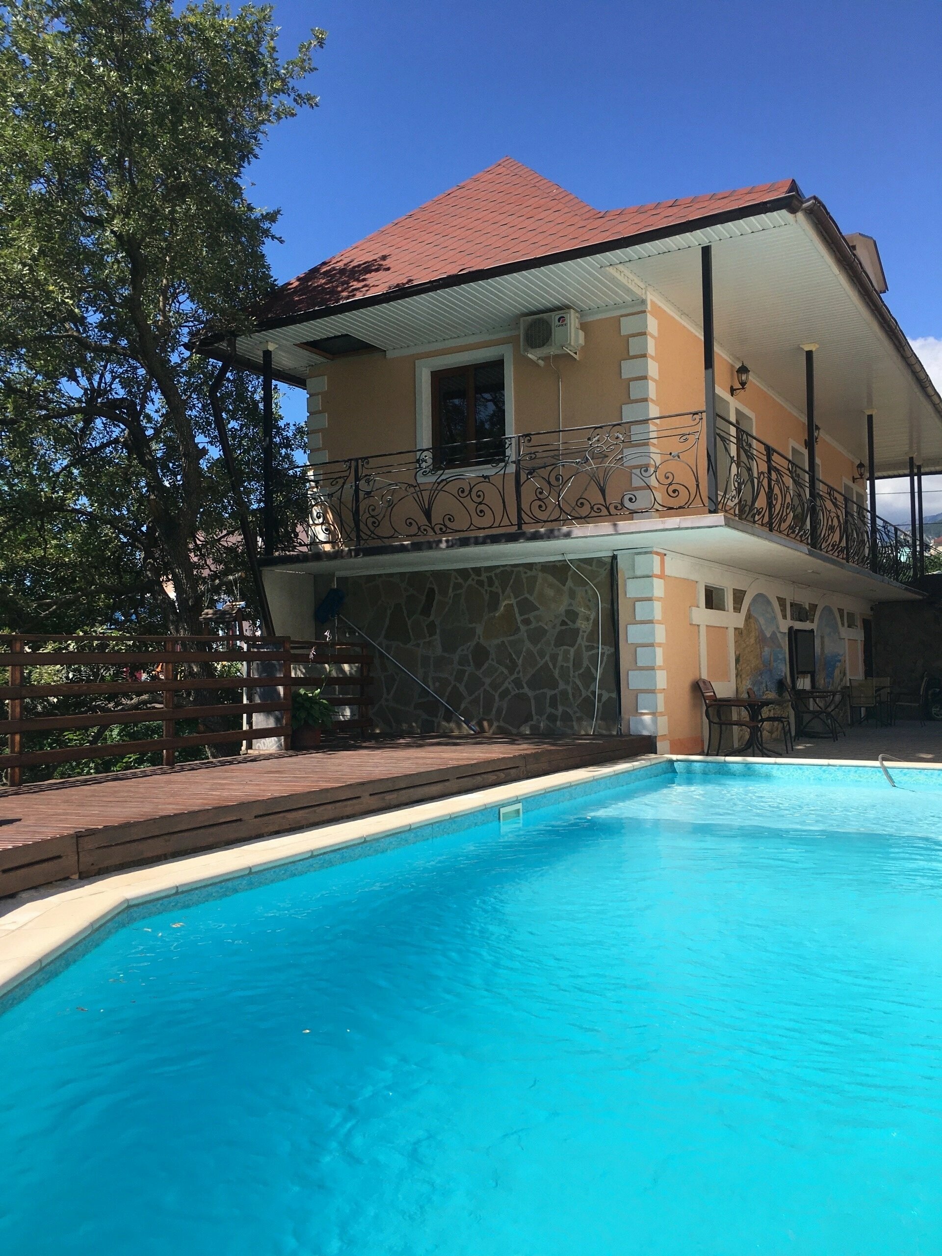 Cемейный номер с собственной ванной комнатой