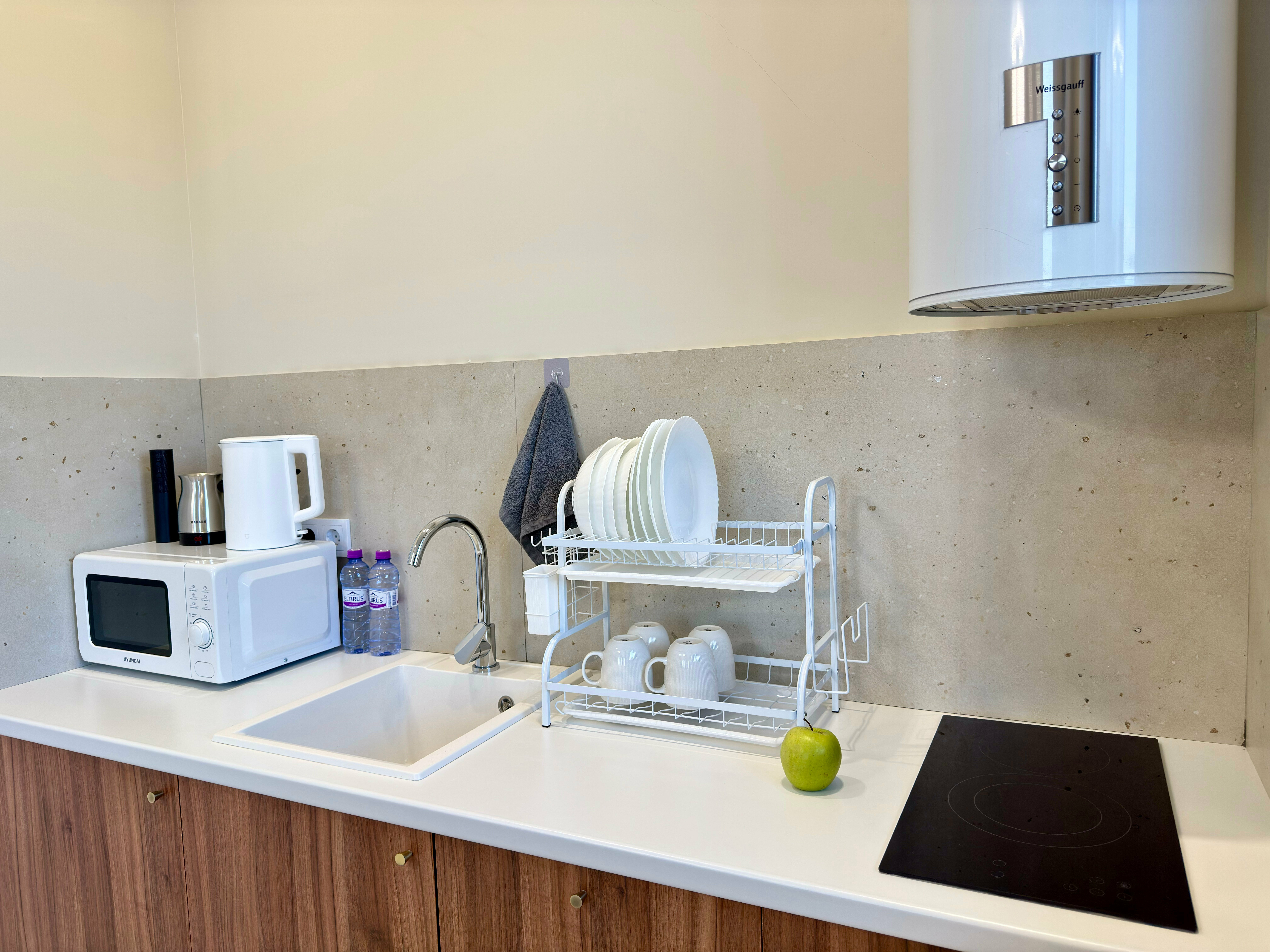 Апартамент c видом на морe и гоpы