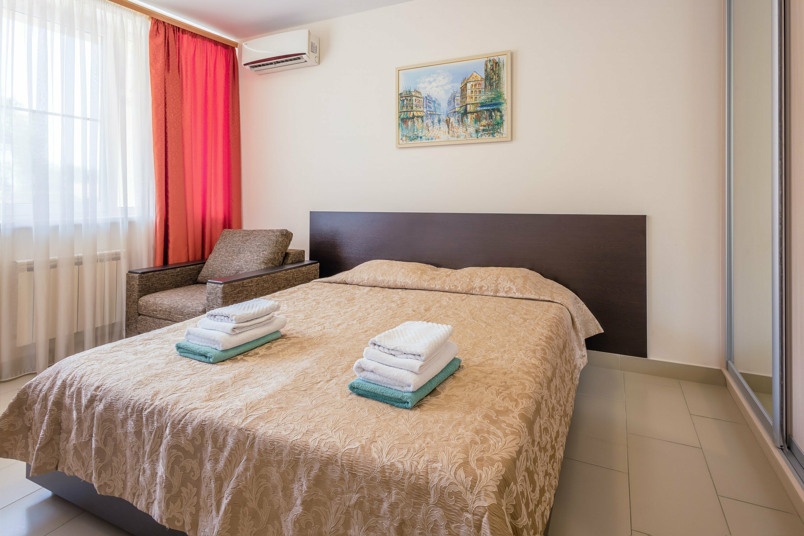 Трехместный номер с балконом