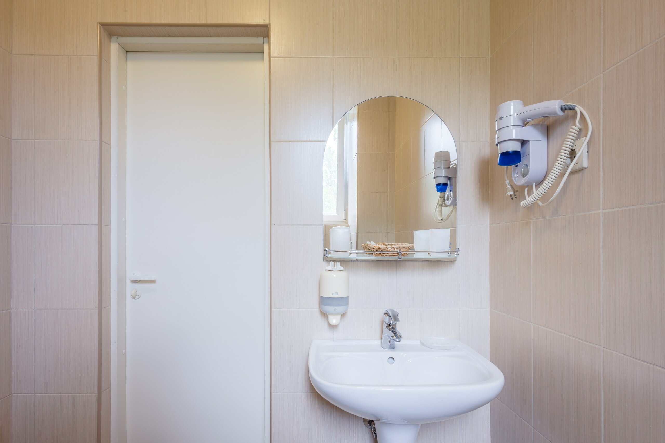 Двухместный номер с 2 отдельными кроватями и балконом