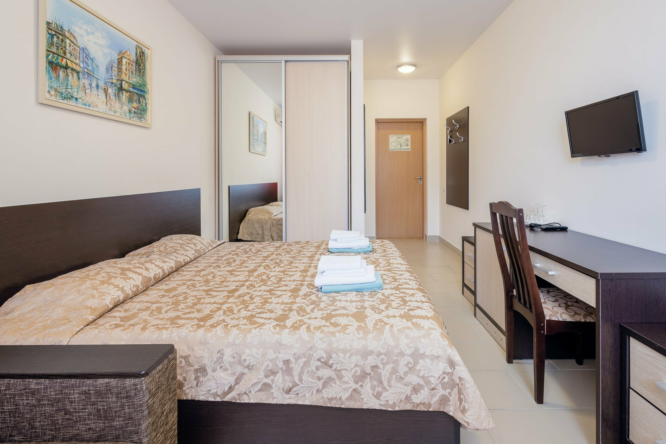 Трехместный номер с балконом