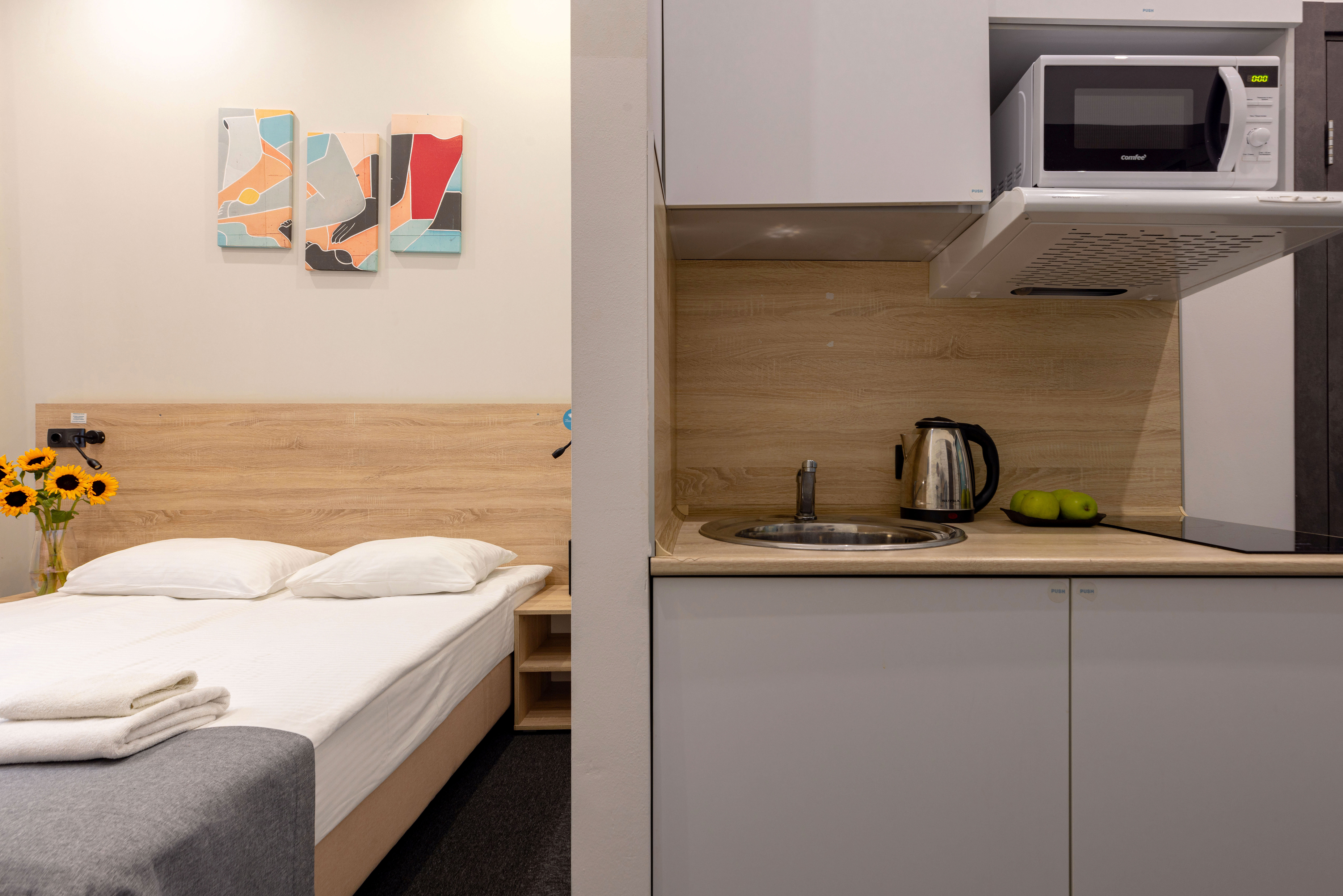 izzzi COMFORT с кондиционером и колонкой "Алиса"