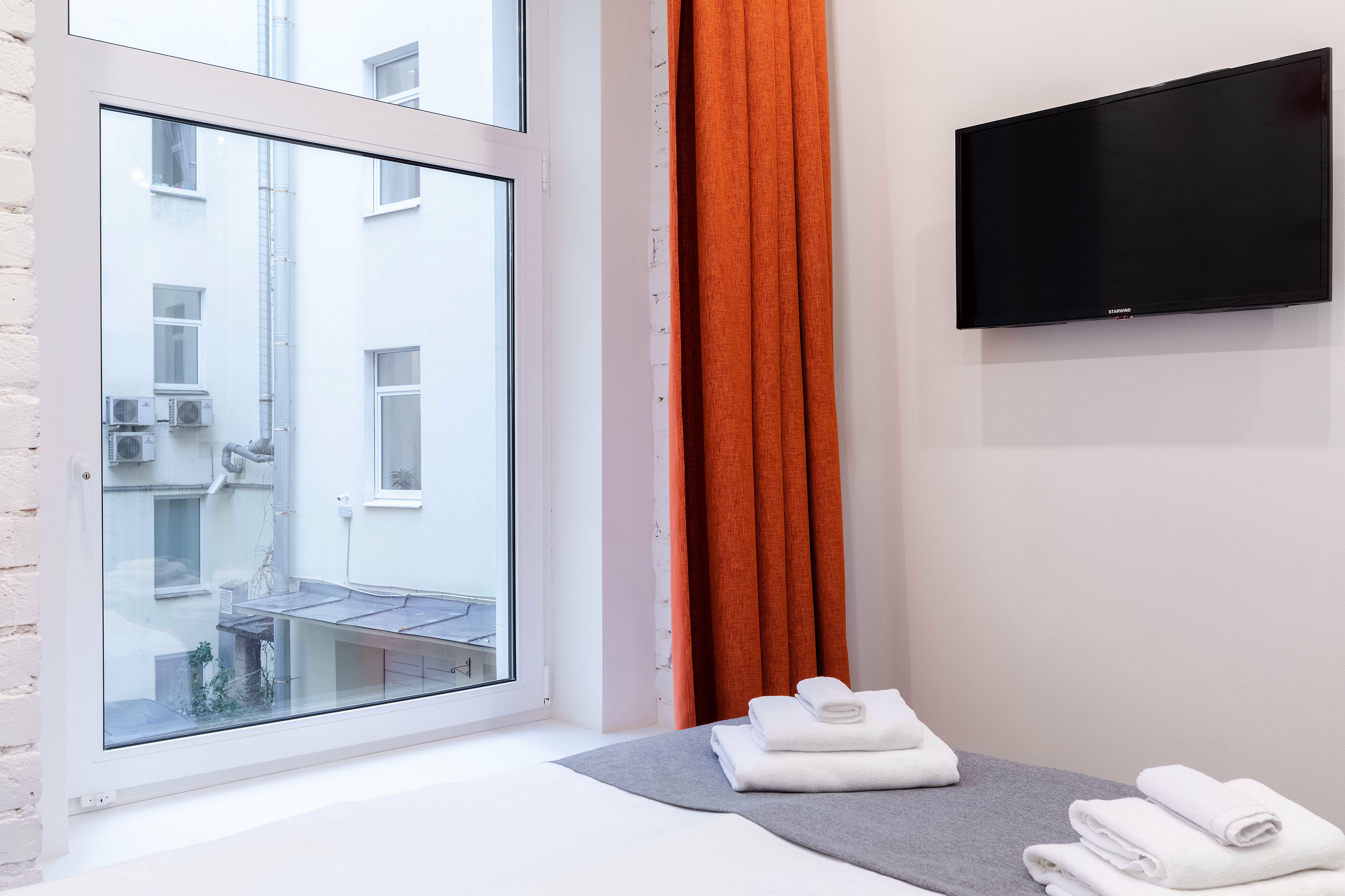 izzzi CONNECT с кондиционером и колонкой "Алиса"