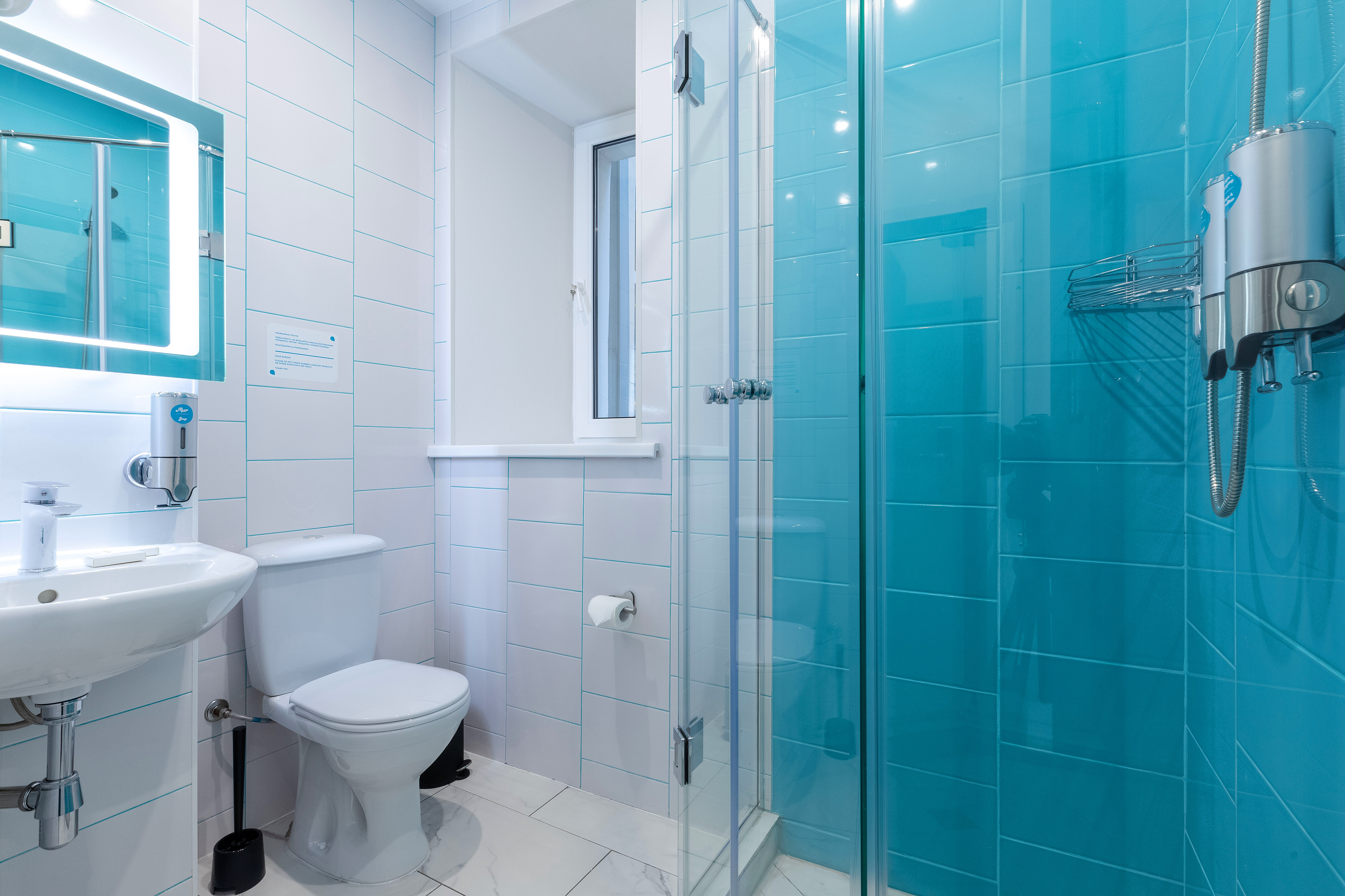 izzzi CONNECT с кондиционером и колонкой "Алиса"