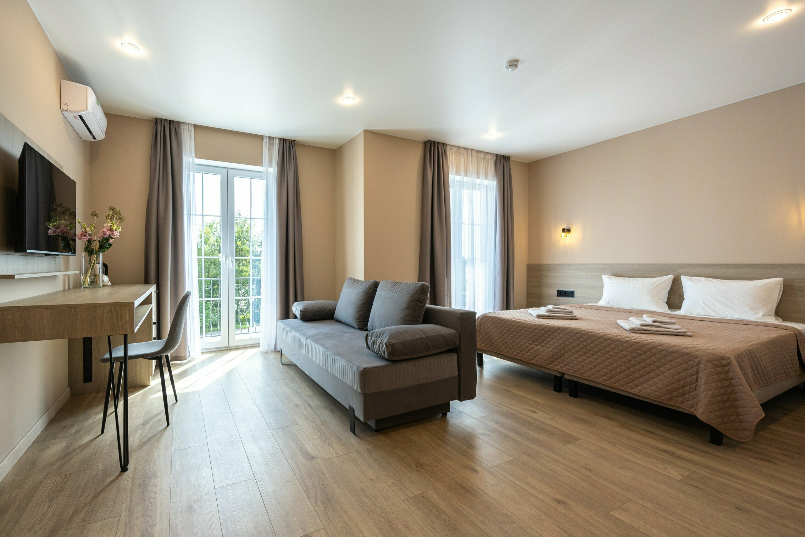 Трехместный номер «Комфорт» с душем