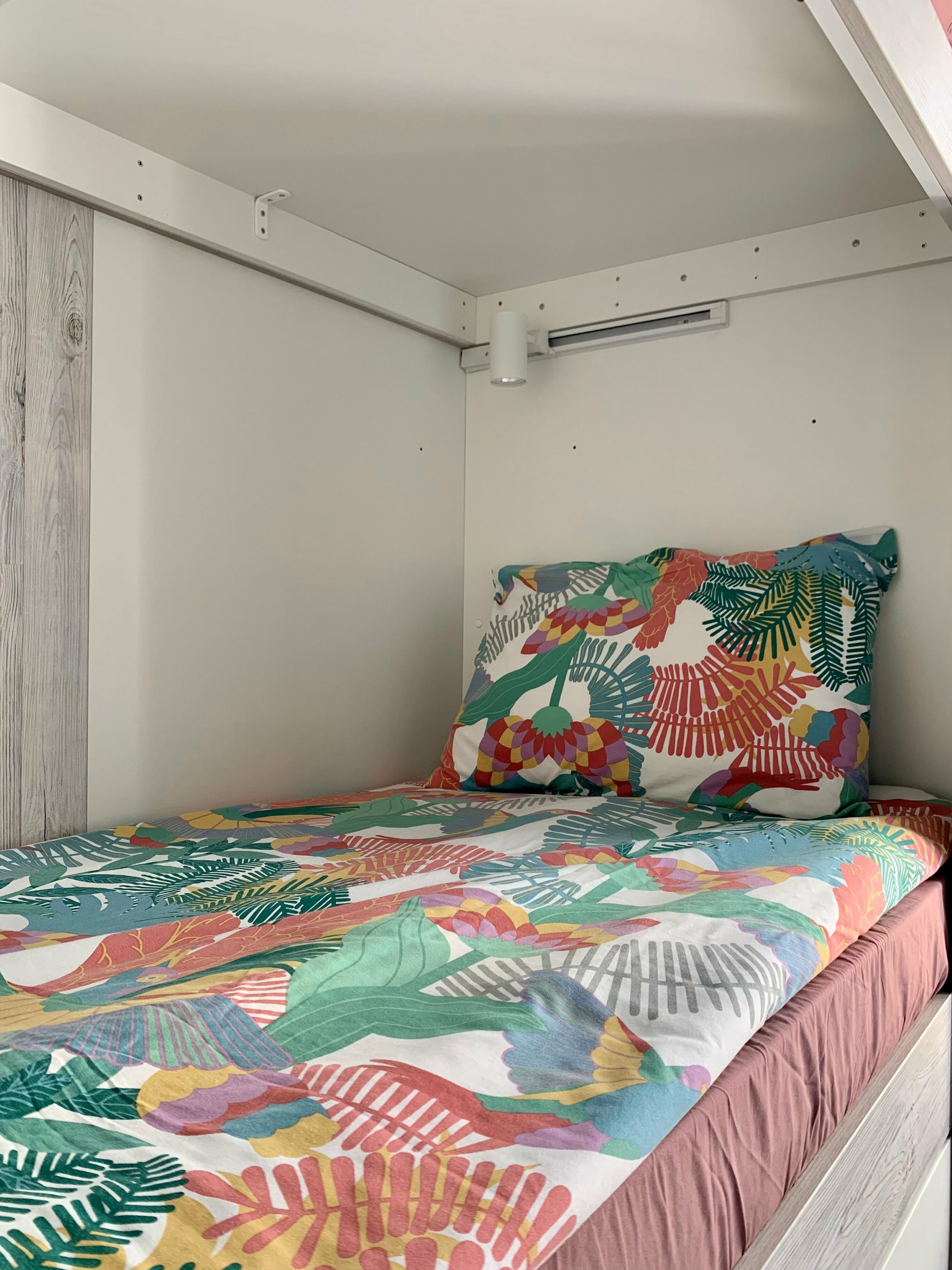 Семейный номер с общей ванной комнатой