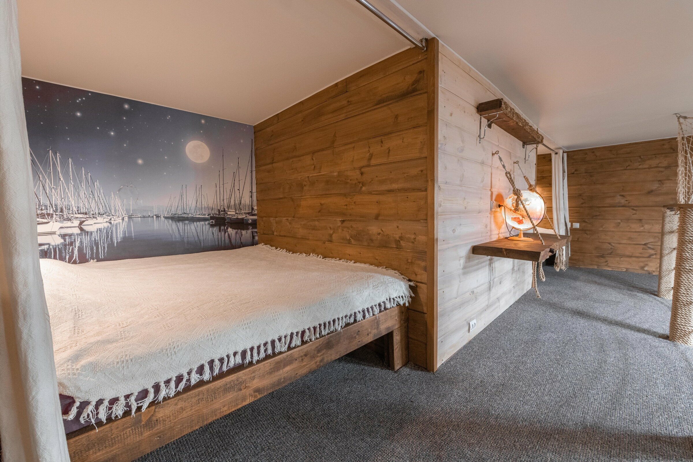 Двухуровневый номер-студия