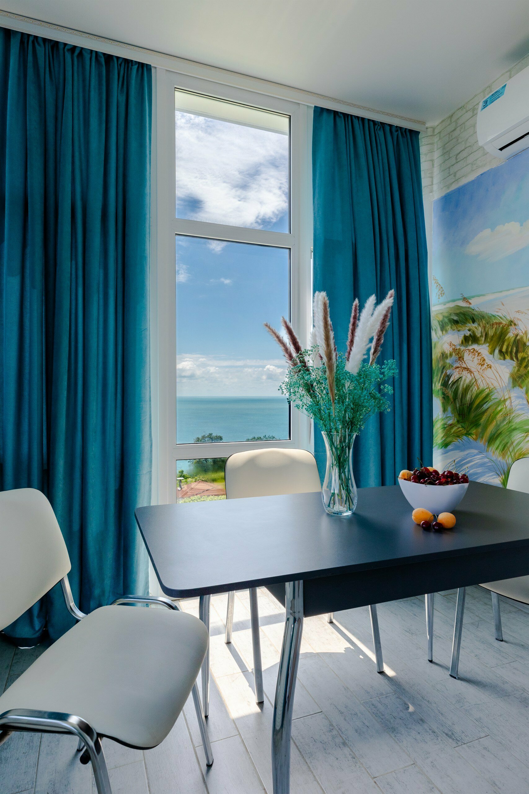 Люкс с видом на бассейн