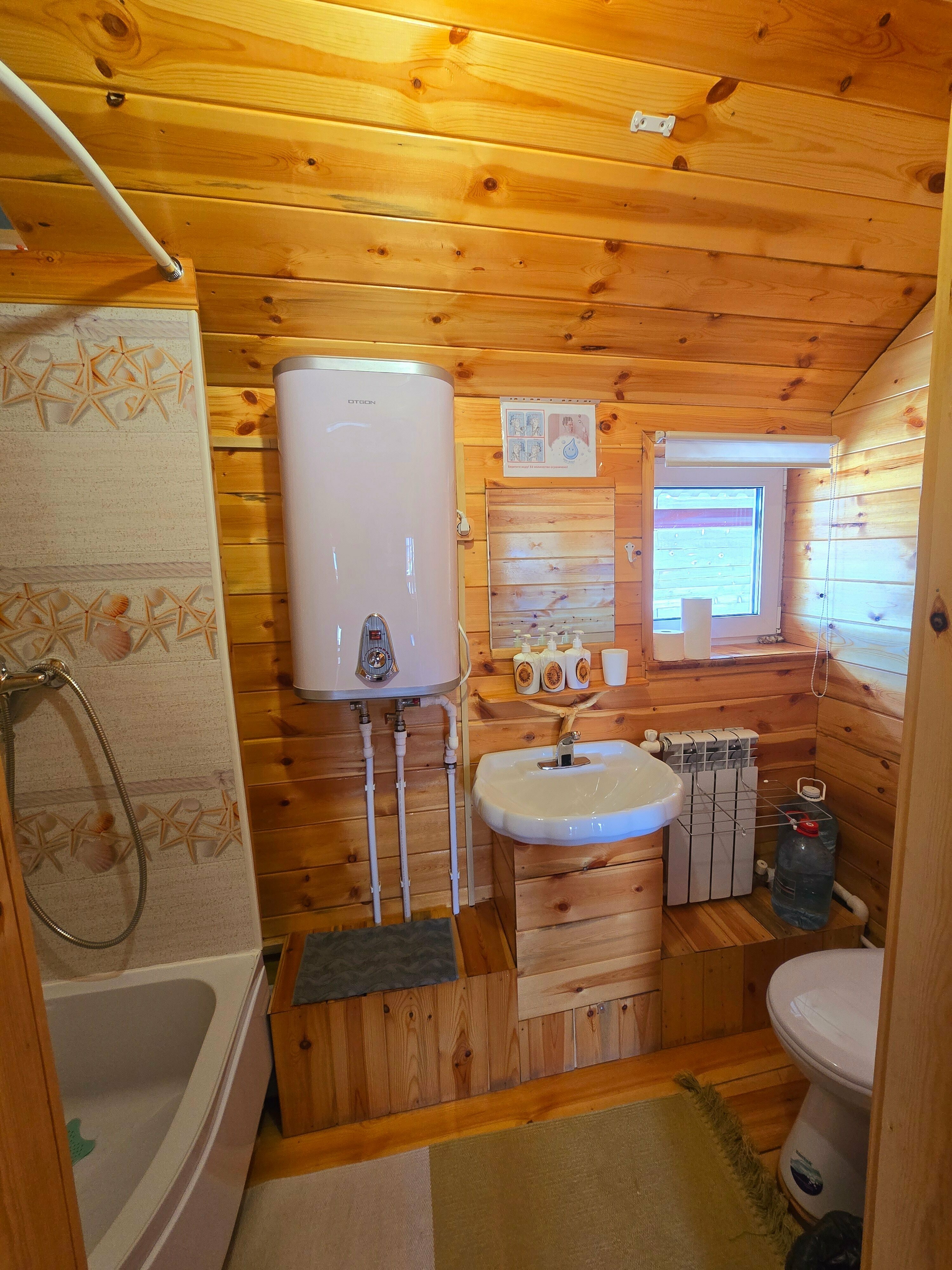 Двухместный номер с 1 кроватью или 2 отдельными кроватями и собственной ванной комнатой