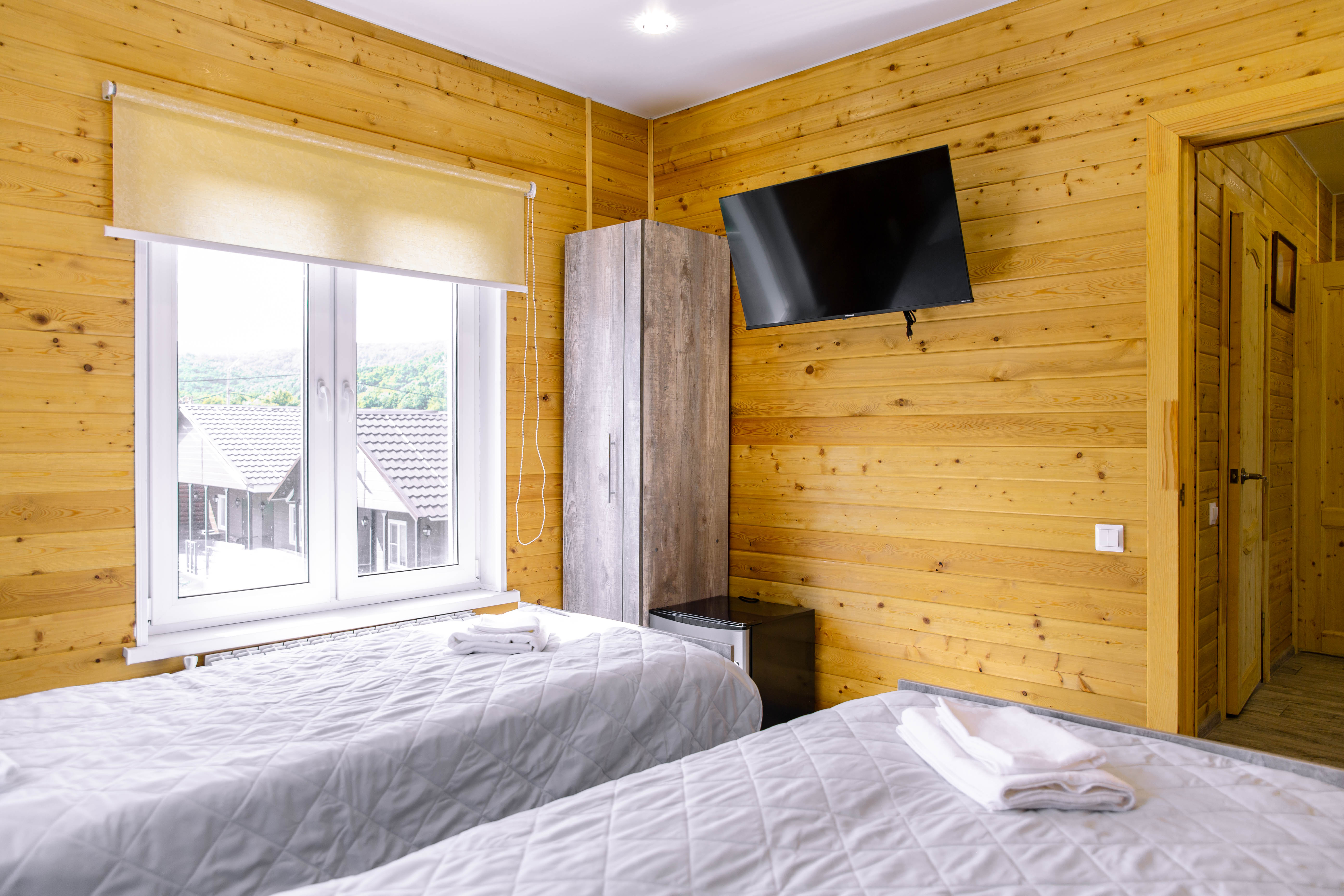 Коттедж 2 этажный с  6 спальнями