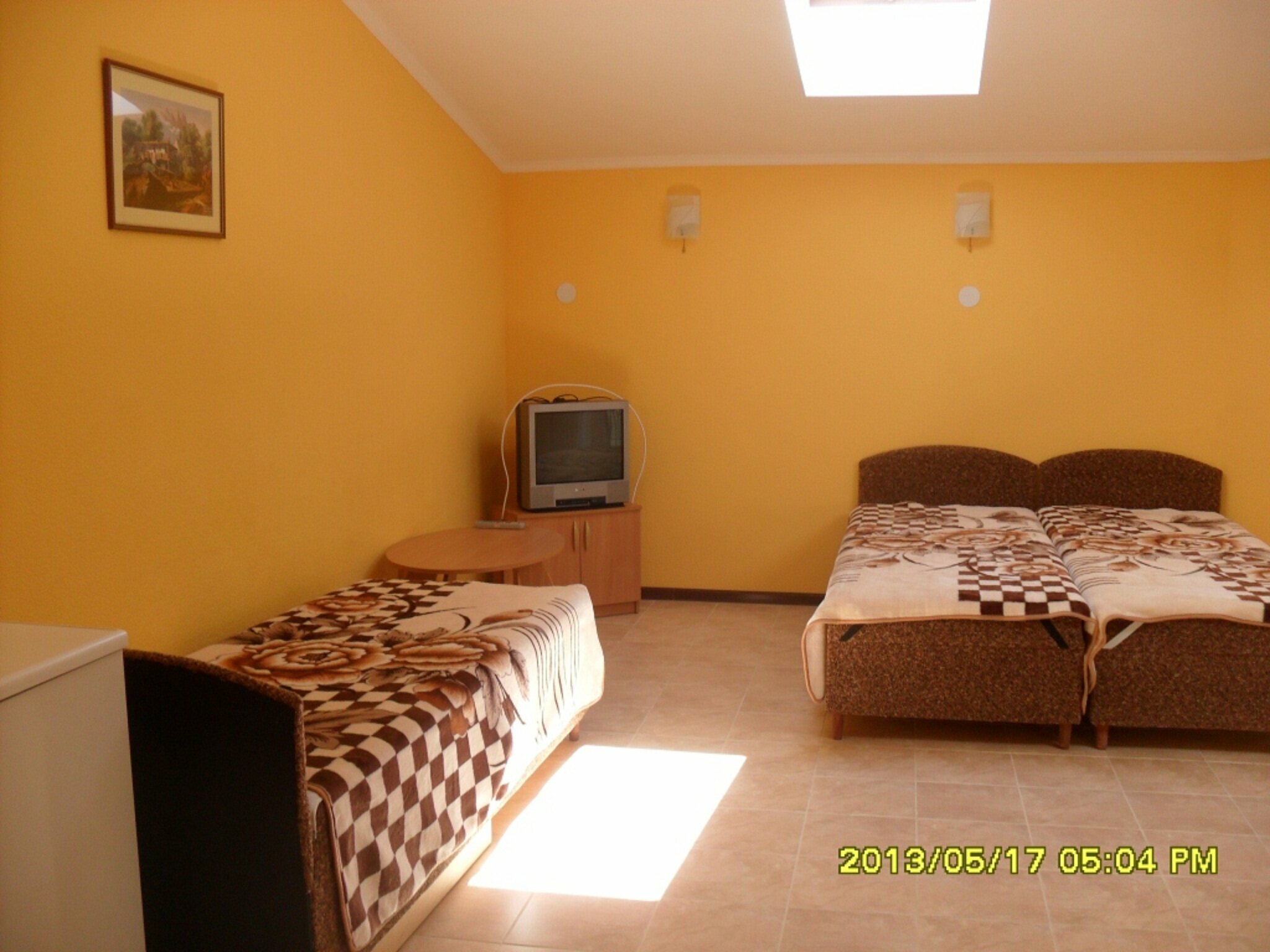 Трехместный номер с основными удобствами