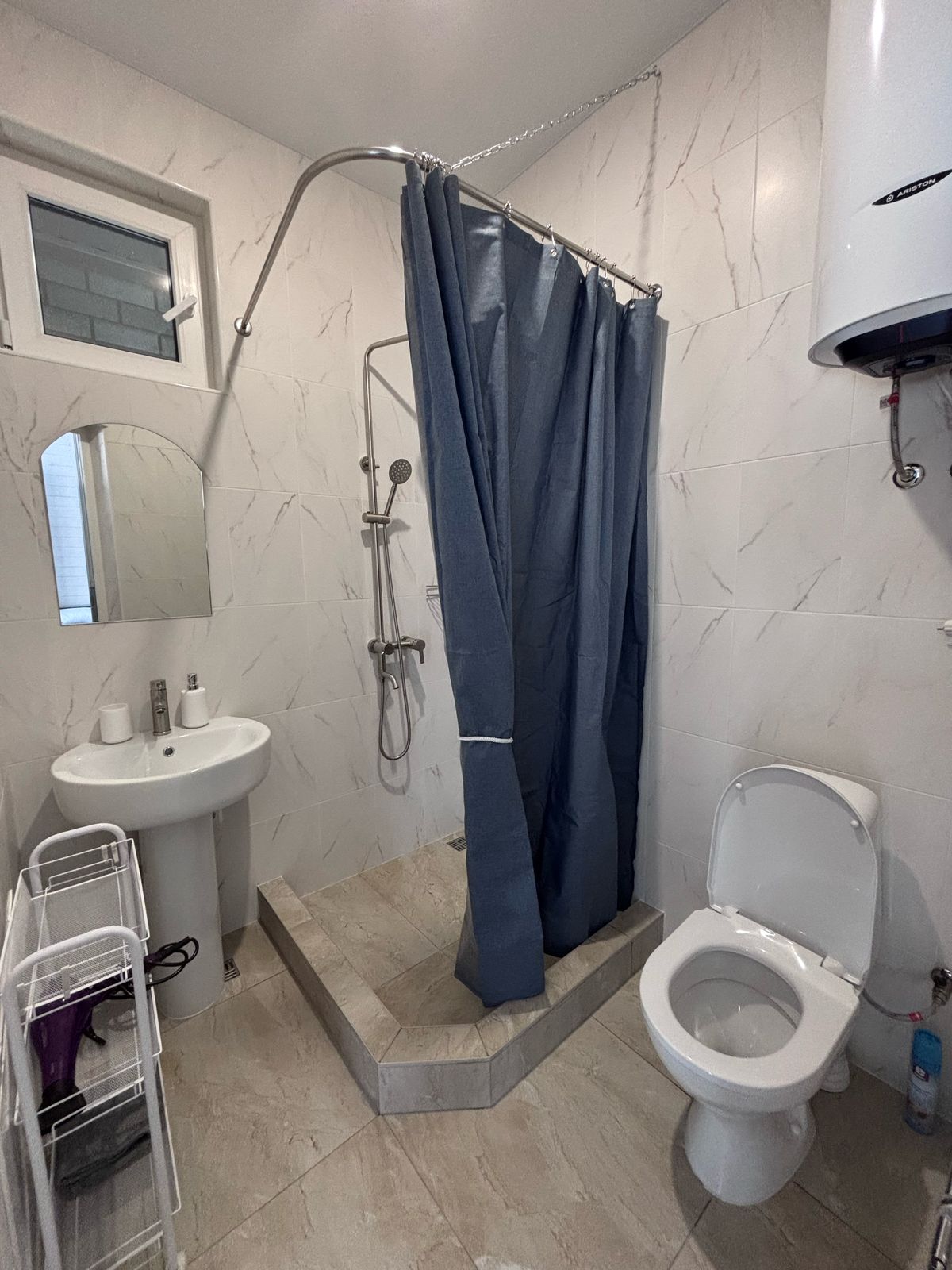 Трехместный номер «Комфорт» с душем