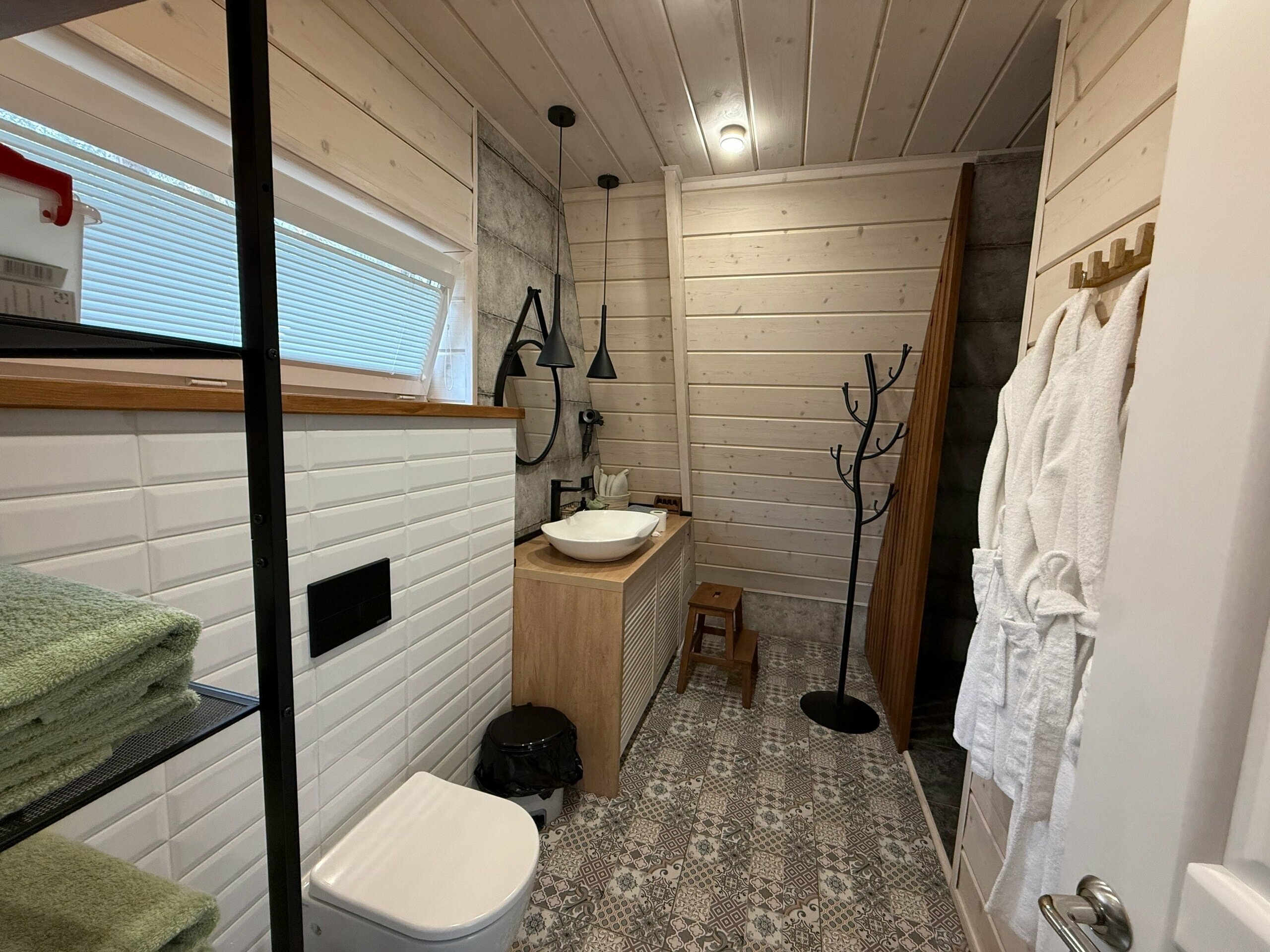 Дом с камином и баней (2, светлый)