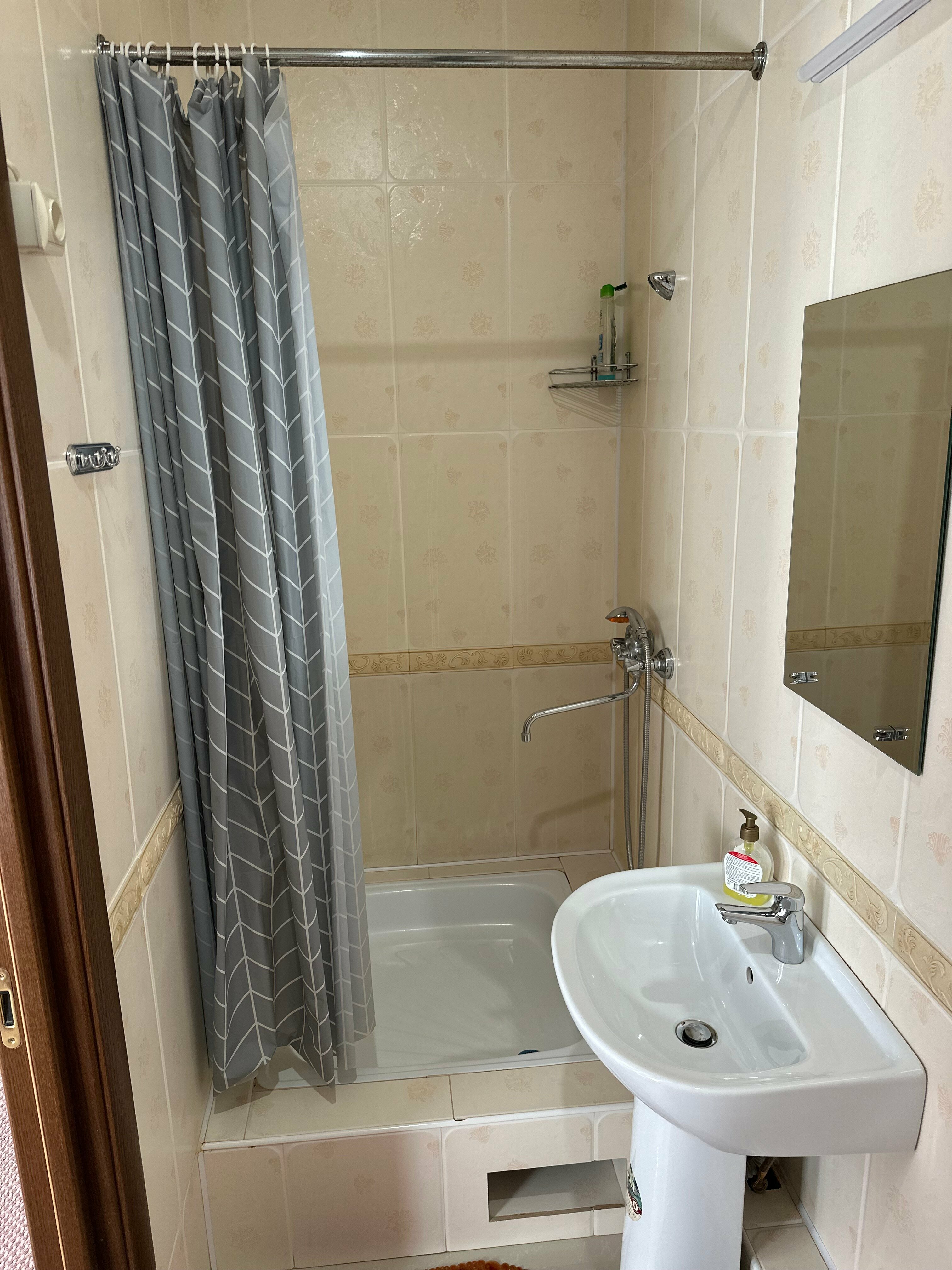 Двухместный двухкомнатный номер "Комфорт" (2-х спальная кровать, диван)