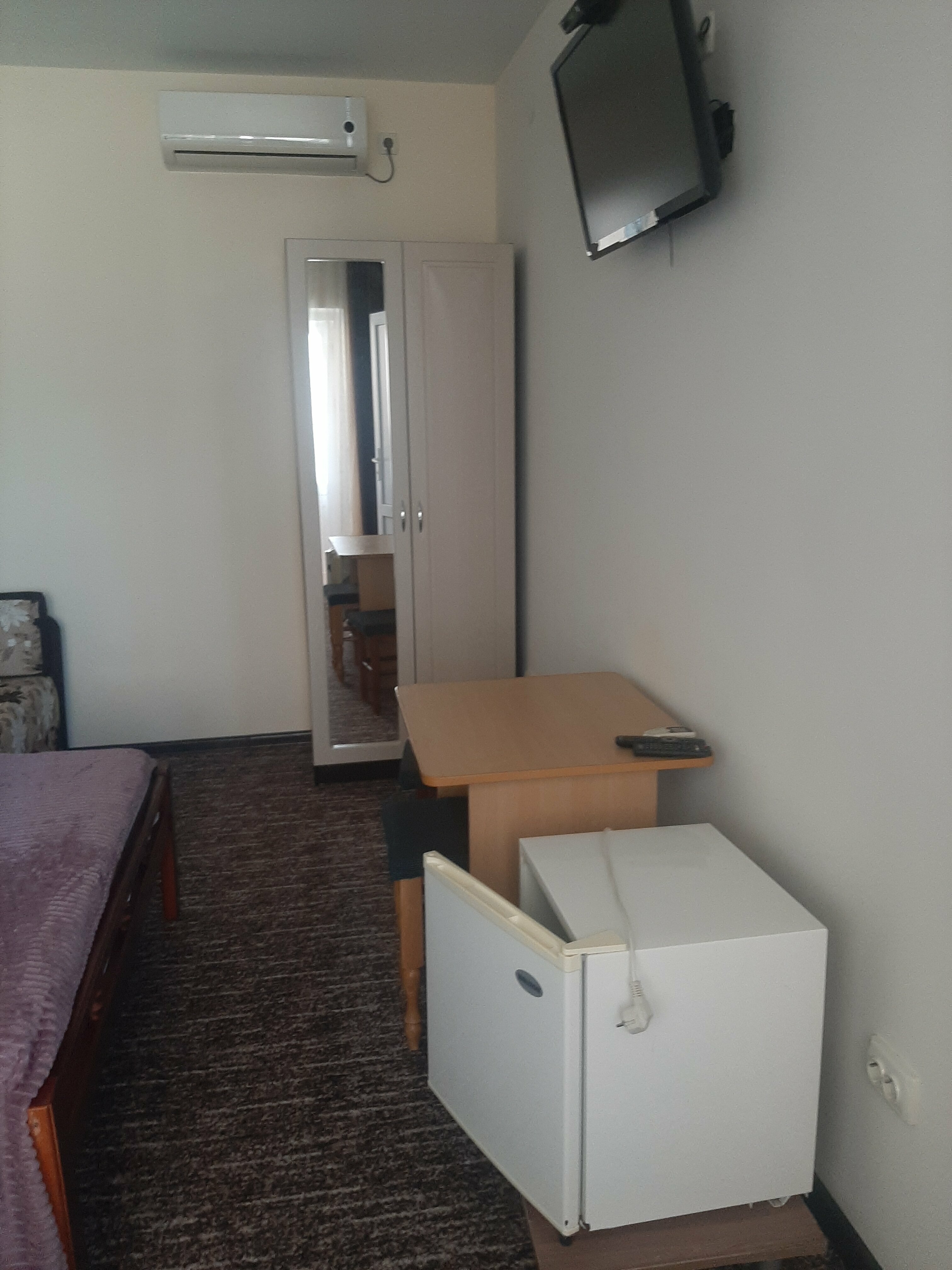 Трехместный номер «Комфорт» с душем