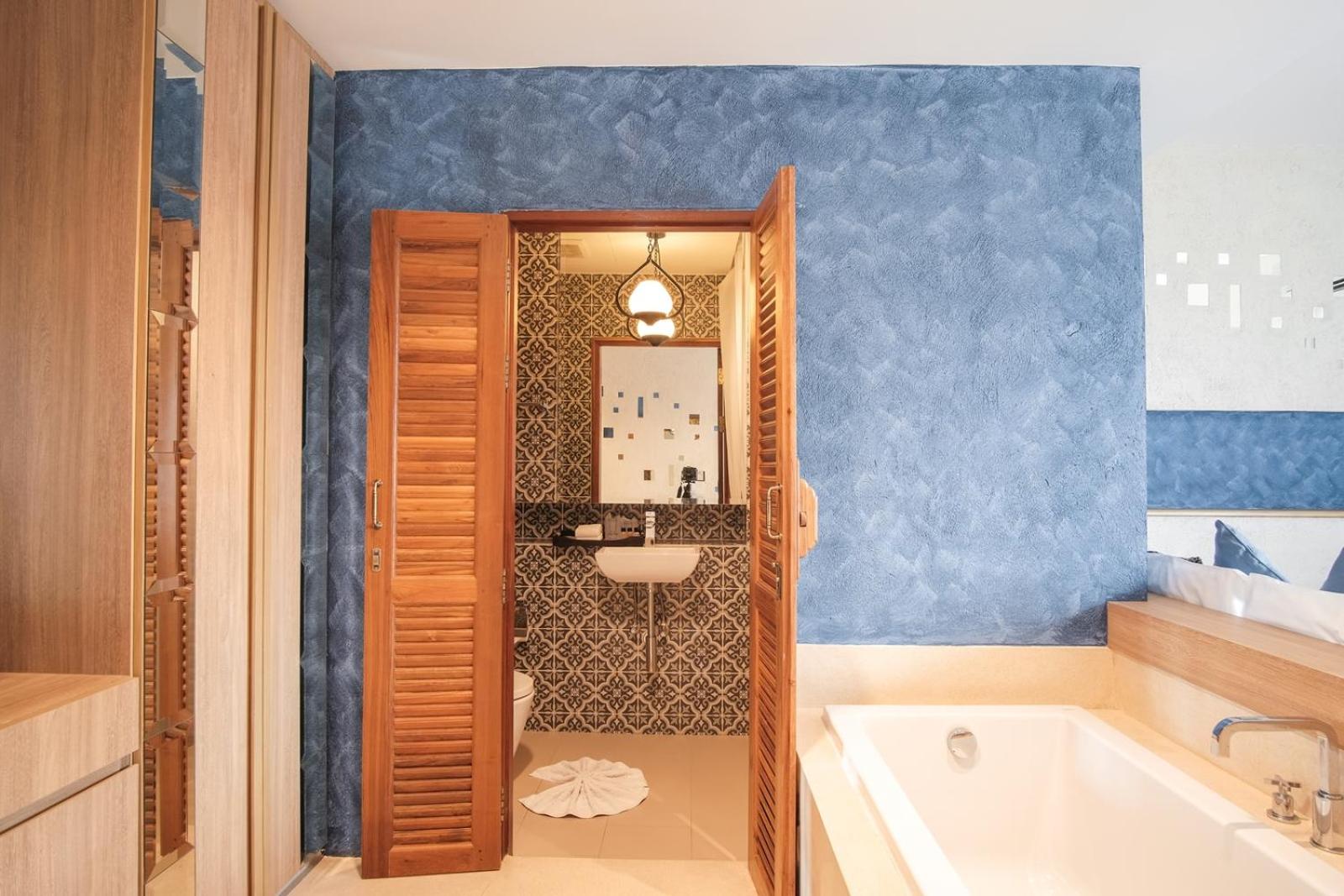 Deluxe Twin Room with Bath Tub