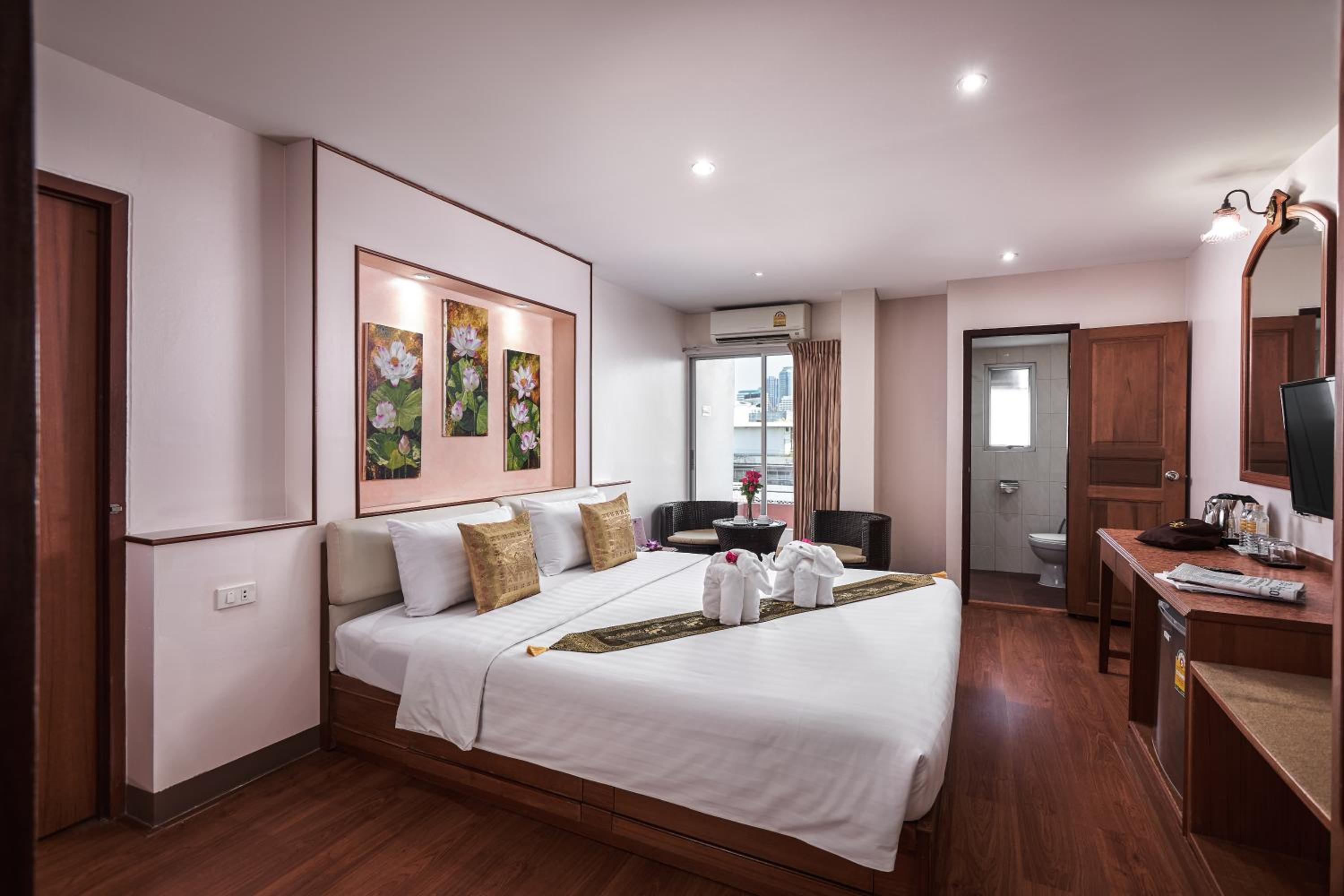 Deluxe Double or Twin Room