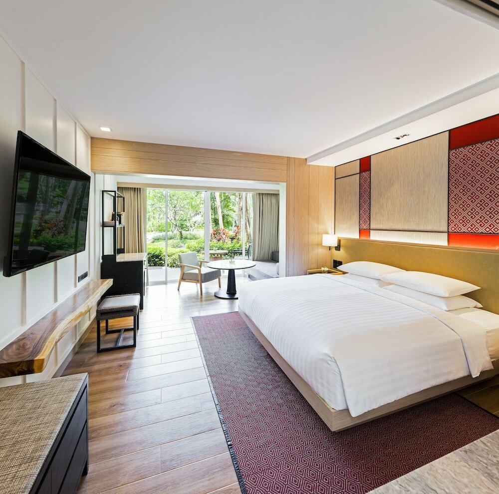 Deluxe Room (1 King Bed)