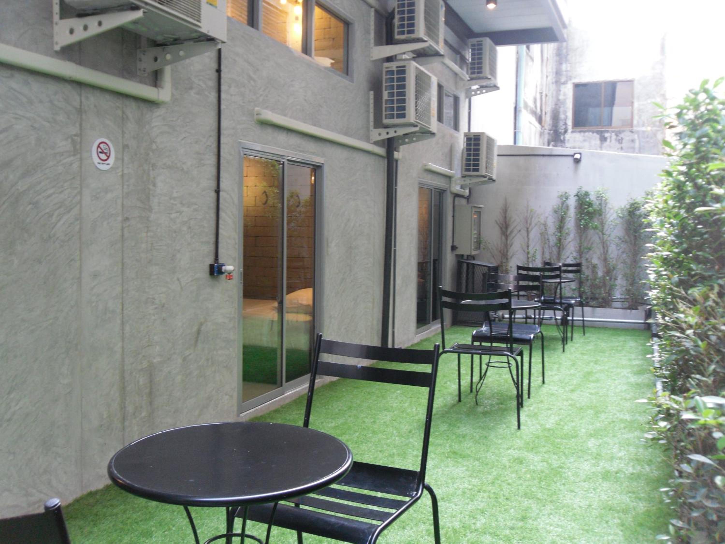 Family Room with Garden View