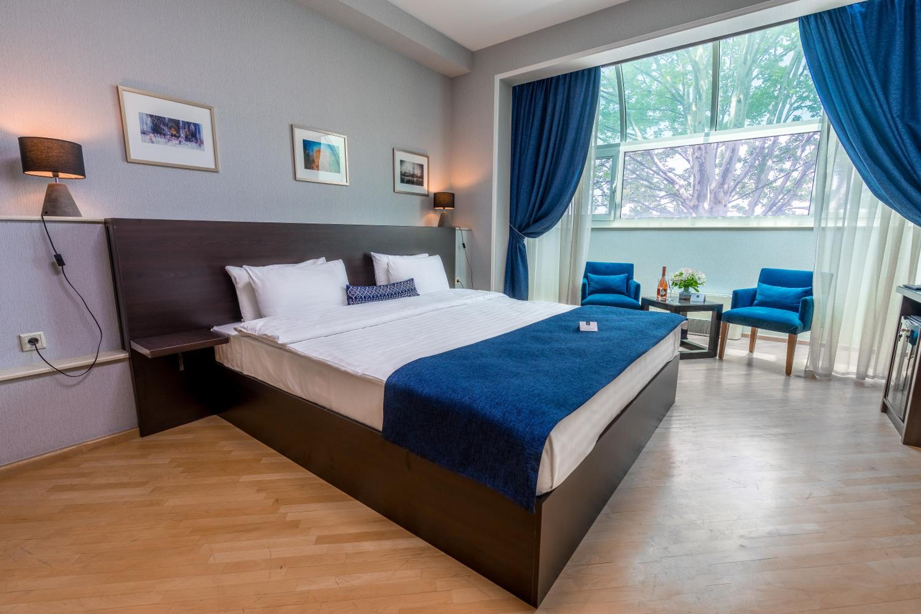 Superior Family Room