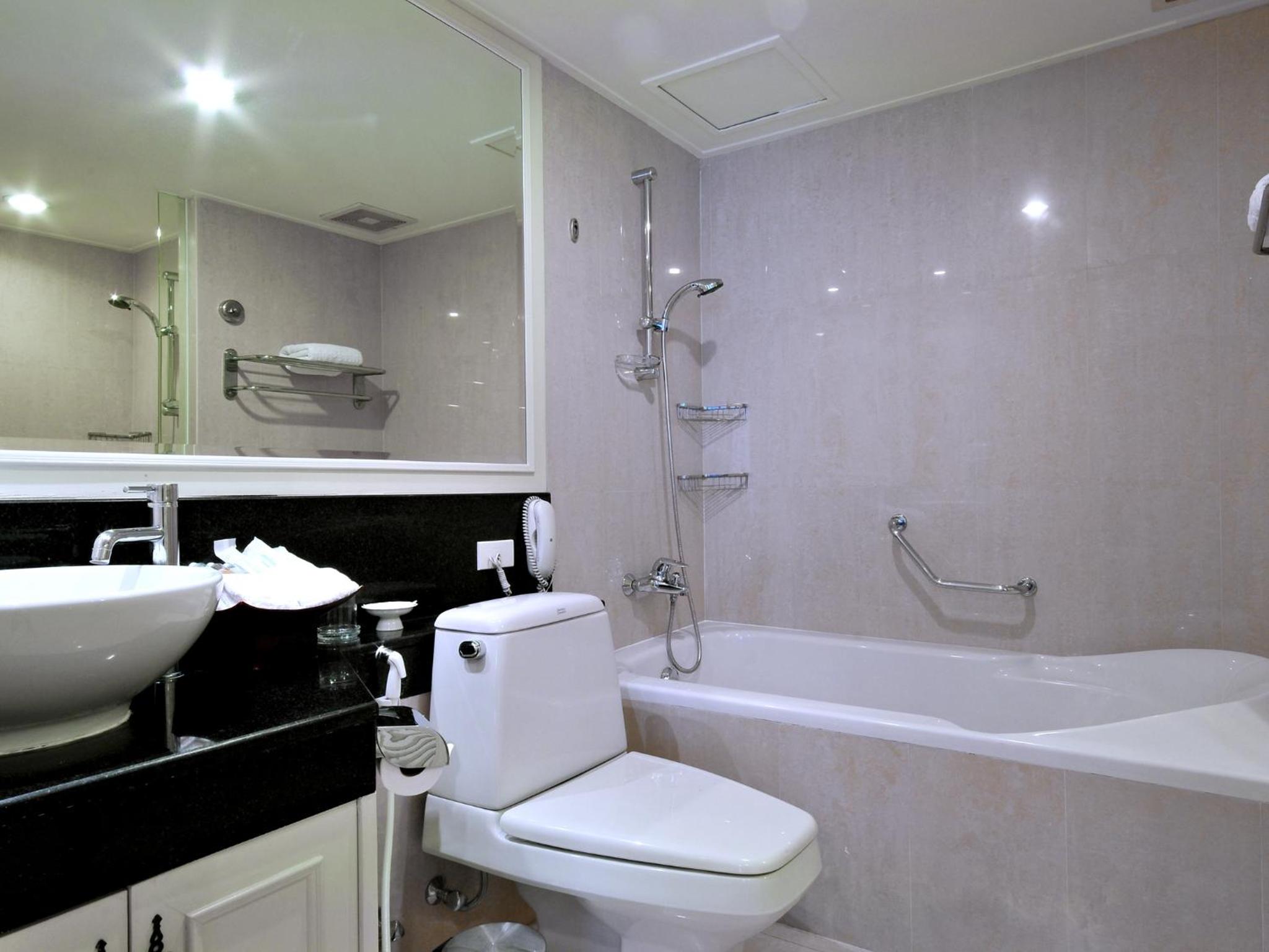 Three-Bedroom Family Grand Suite