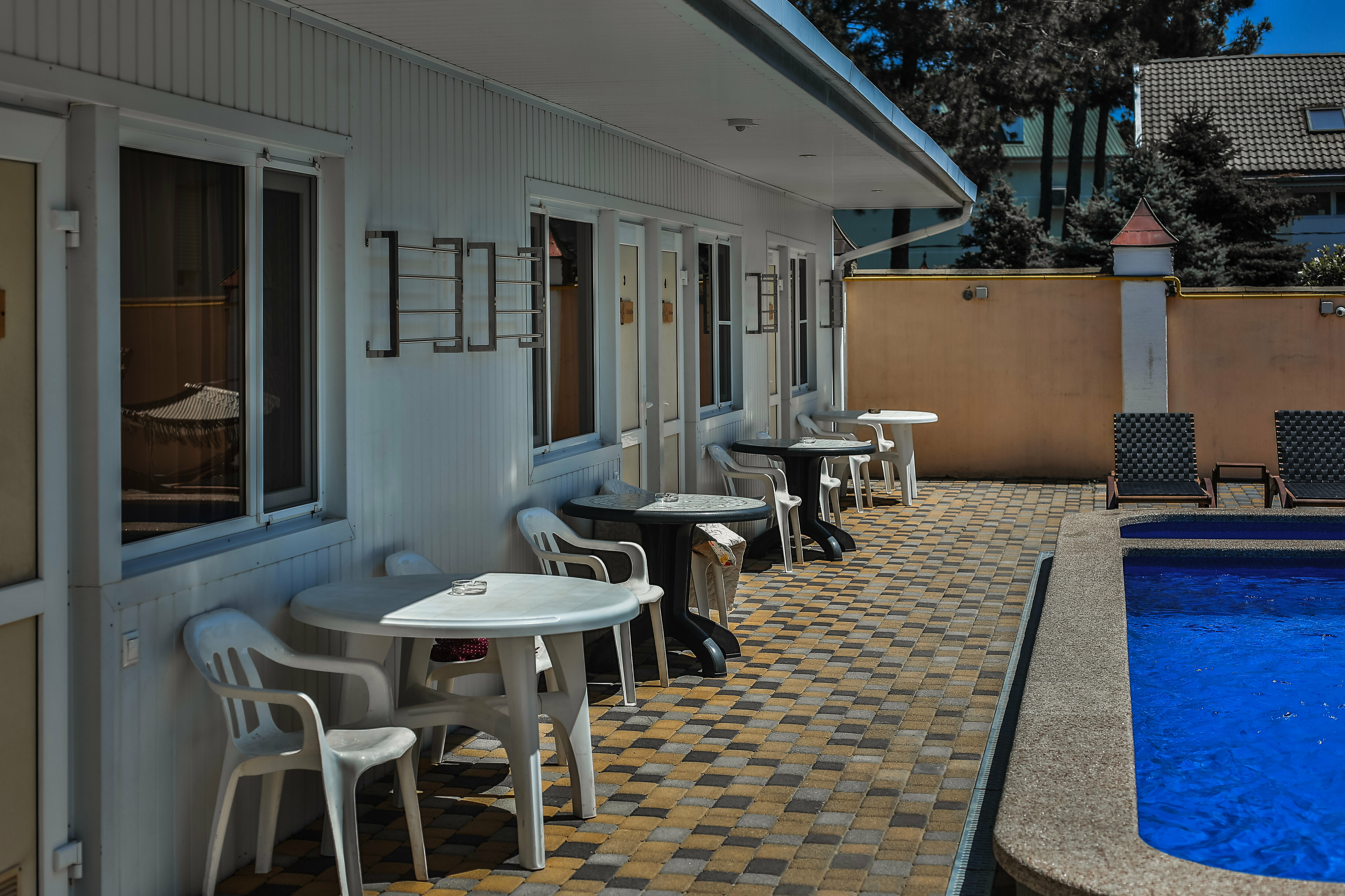 Трехместный номер с видом на бассейн