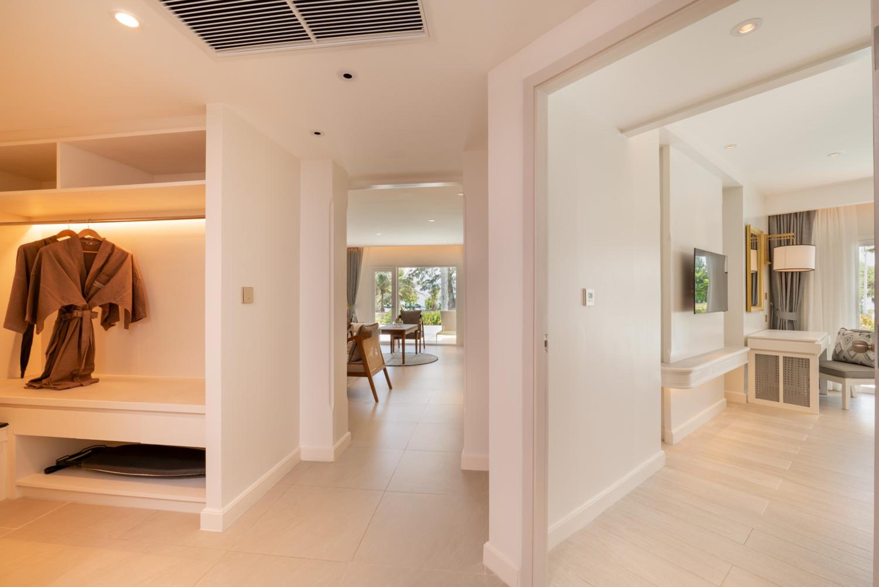 One Bedroom Lagoon Pool Access Suites