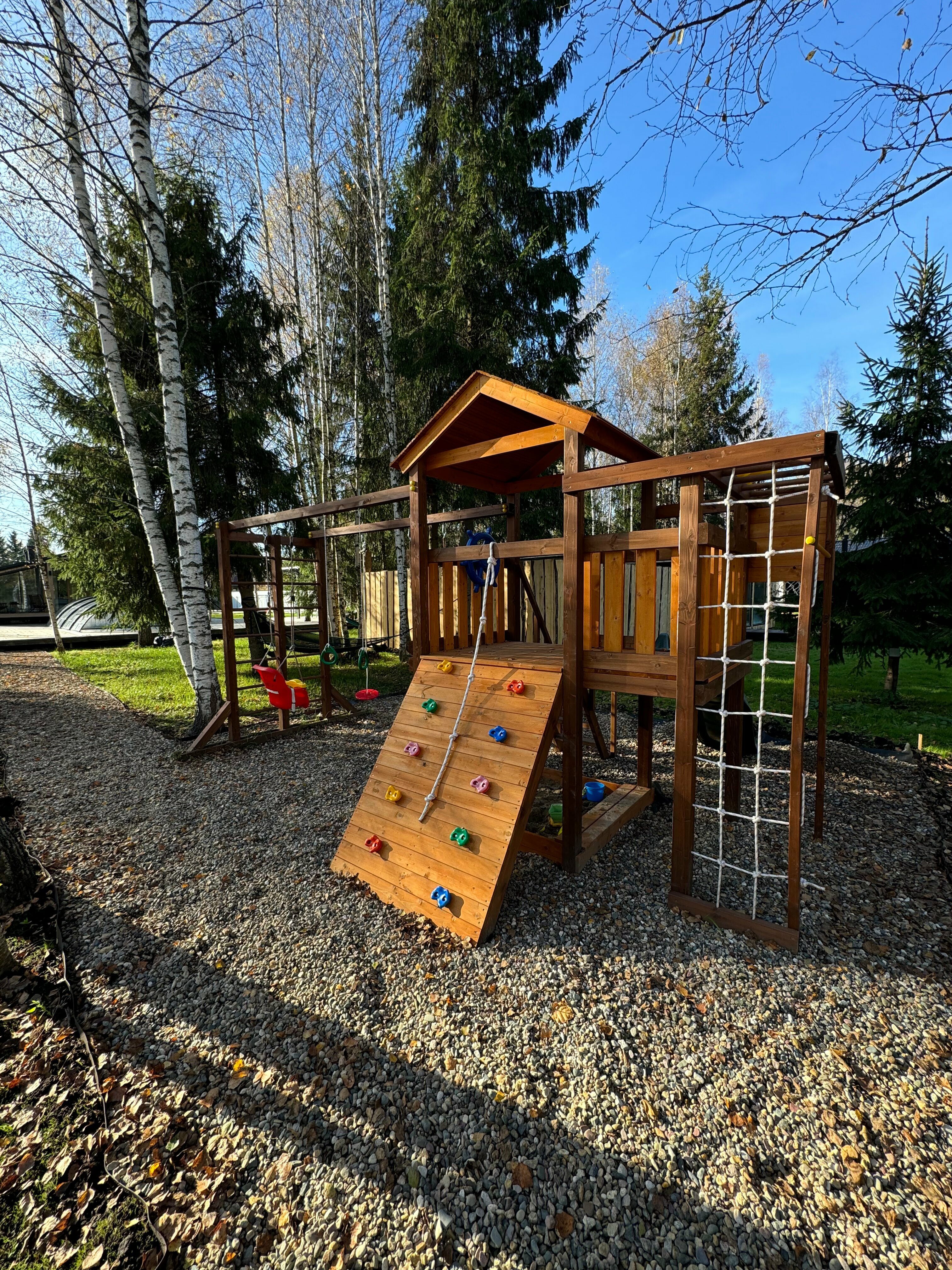 Дом с летним бассейном (3 спальни)