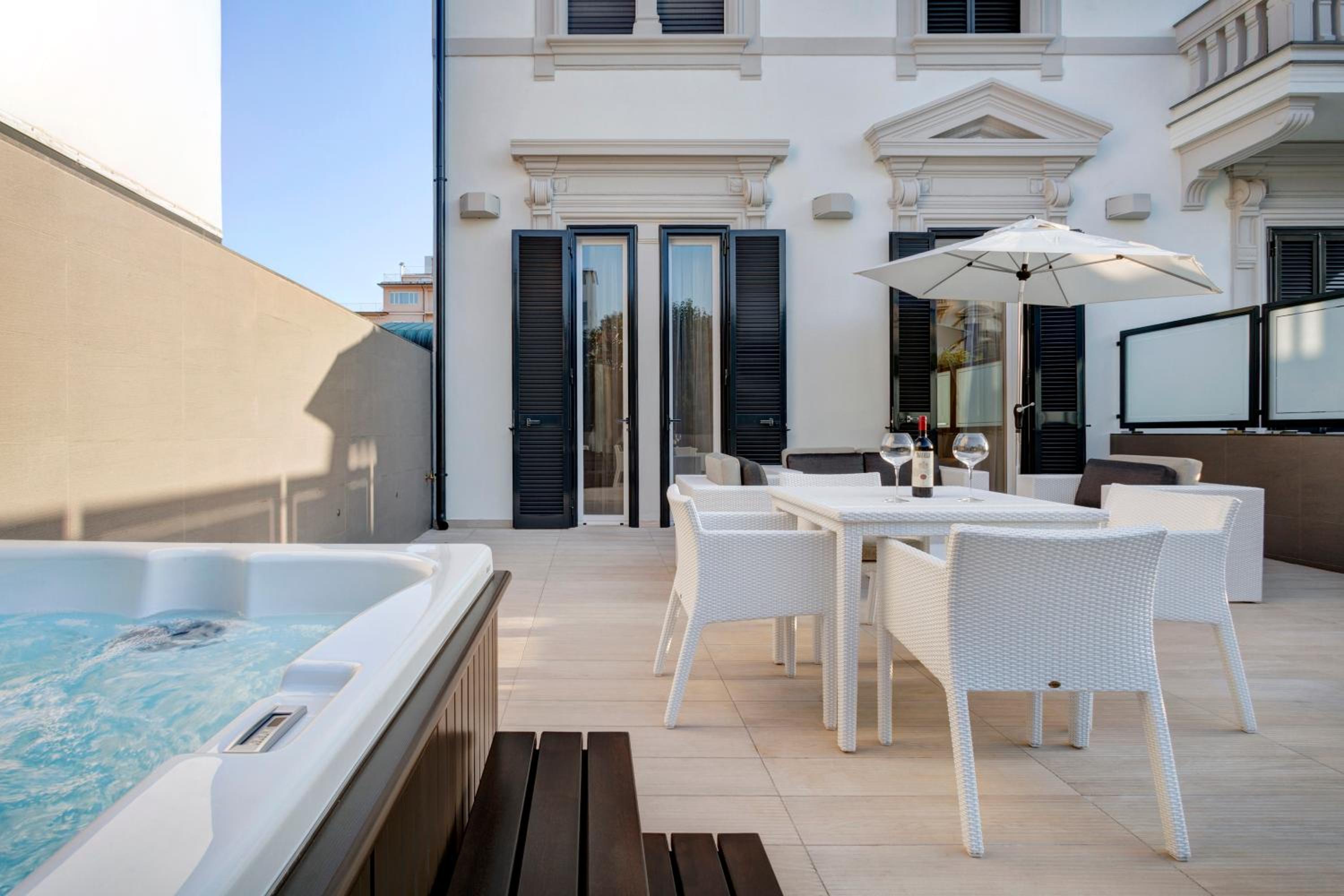 Deluxe Suite with Spa Access 