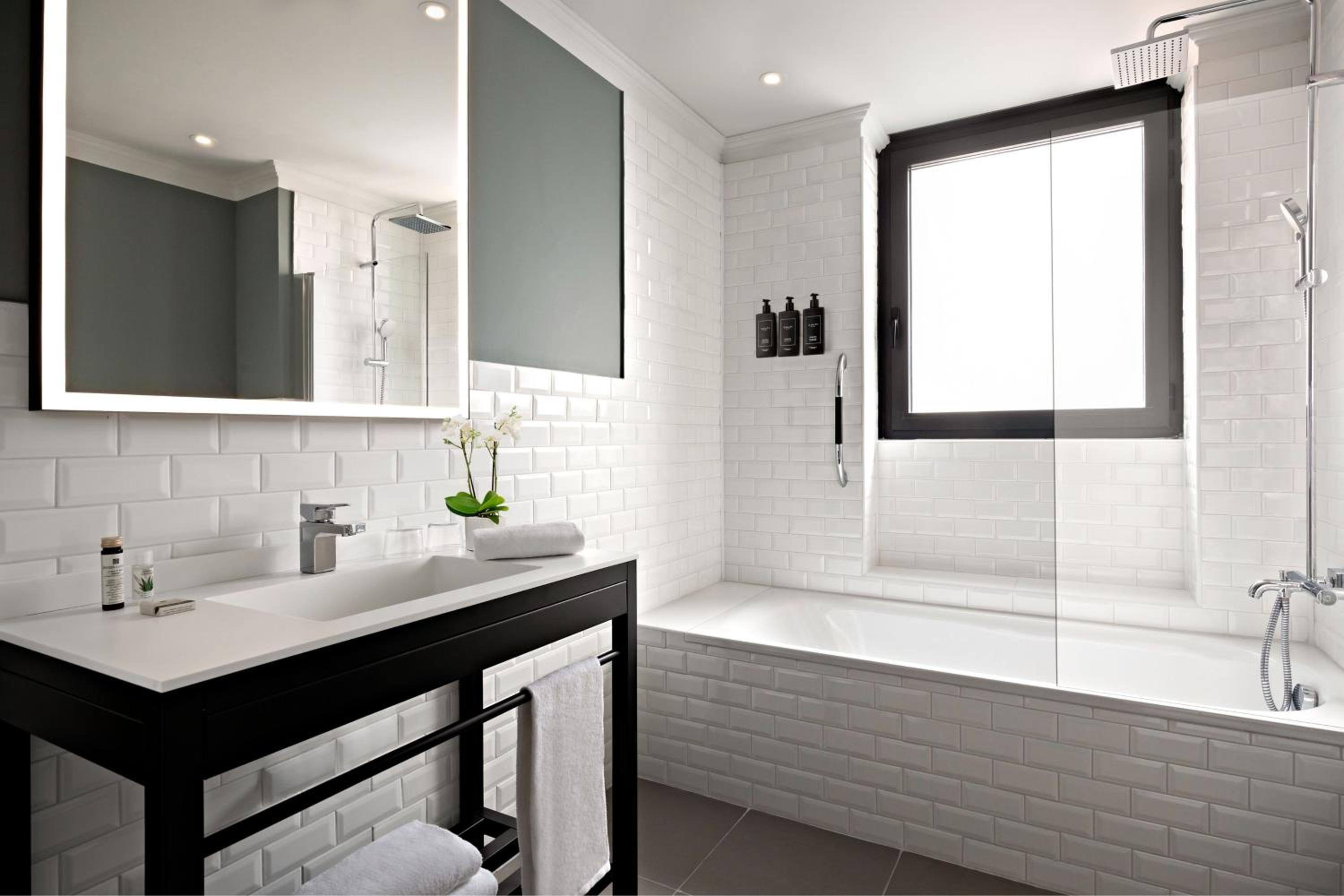 King Suite with Sofa Bed