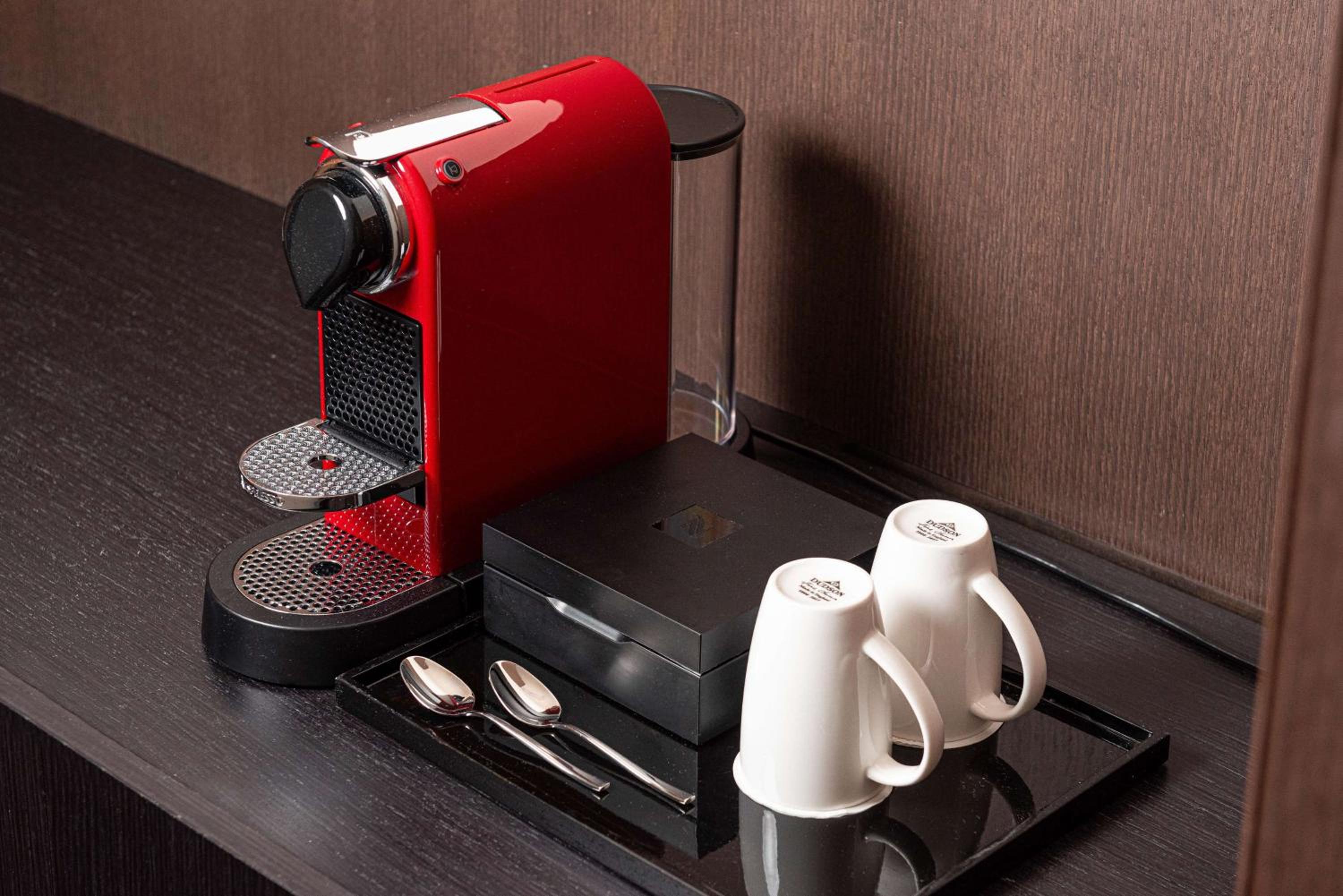 Deluxe King Family Room 