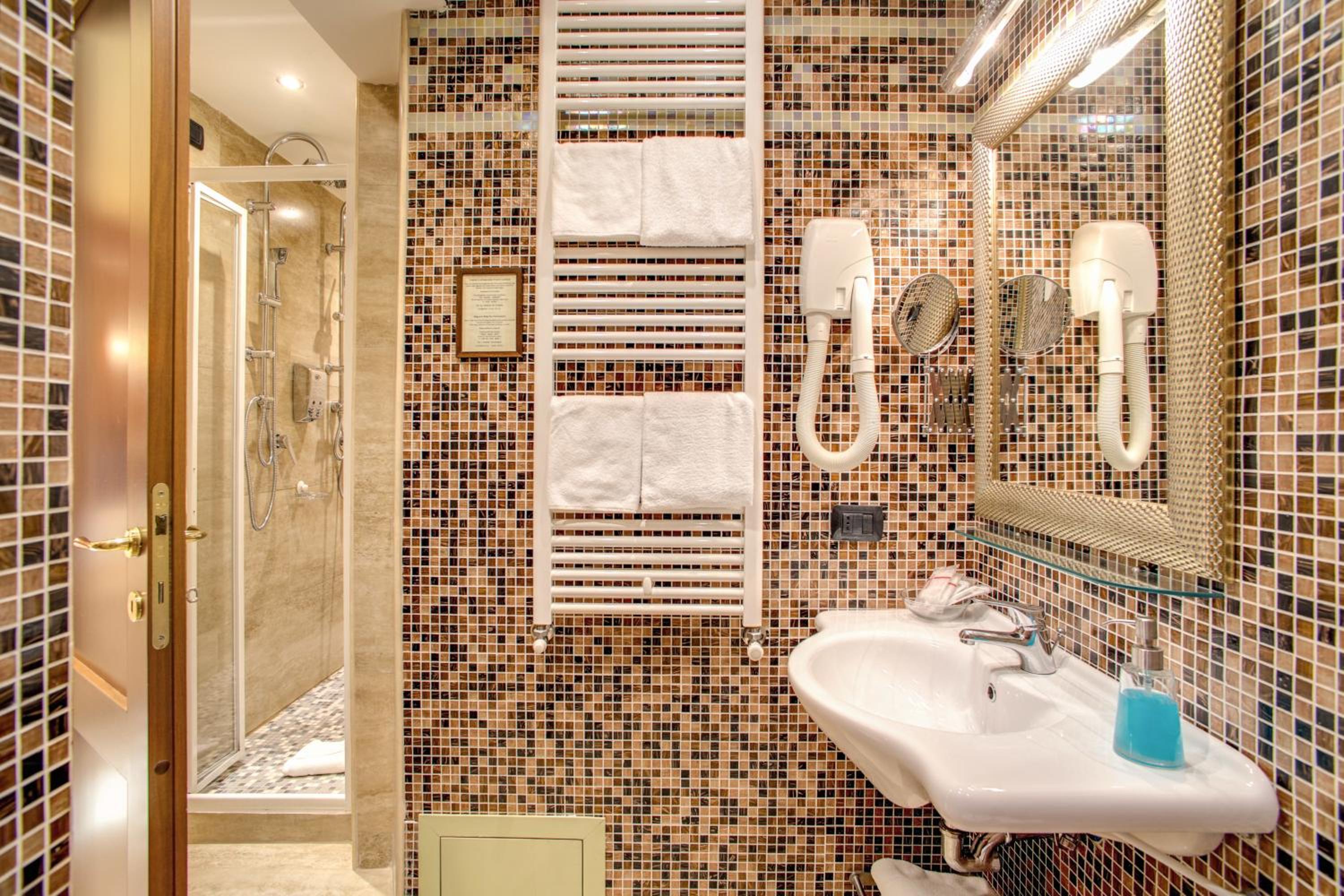 Double or Twin Room with Terrace