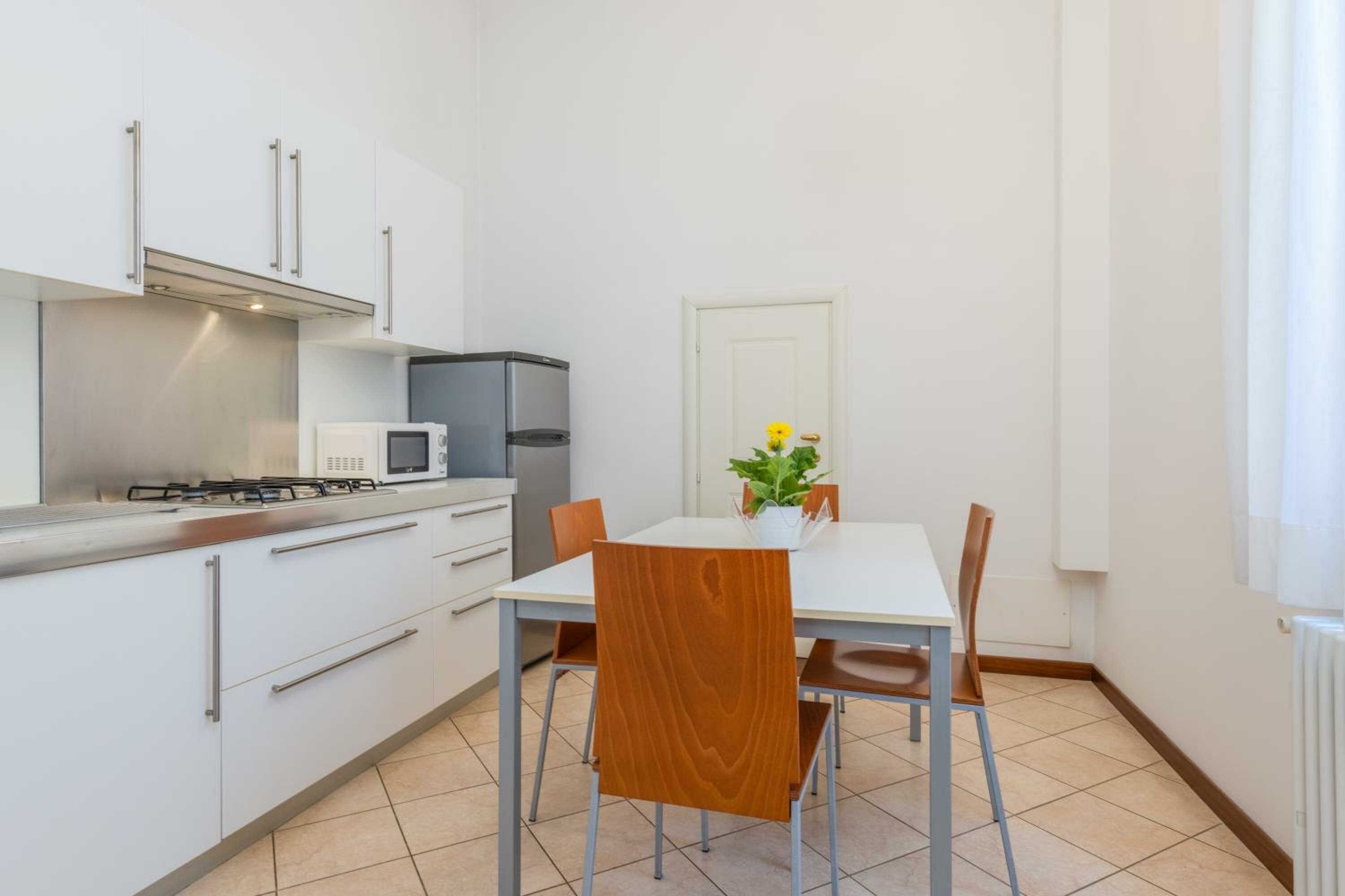 One-Bedroom Suite with Canal View