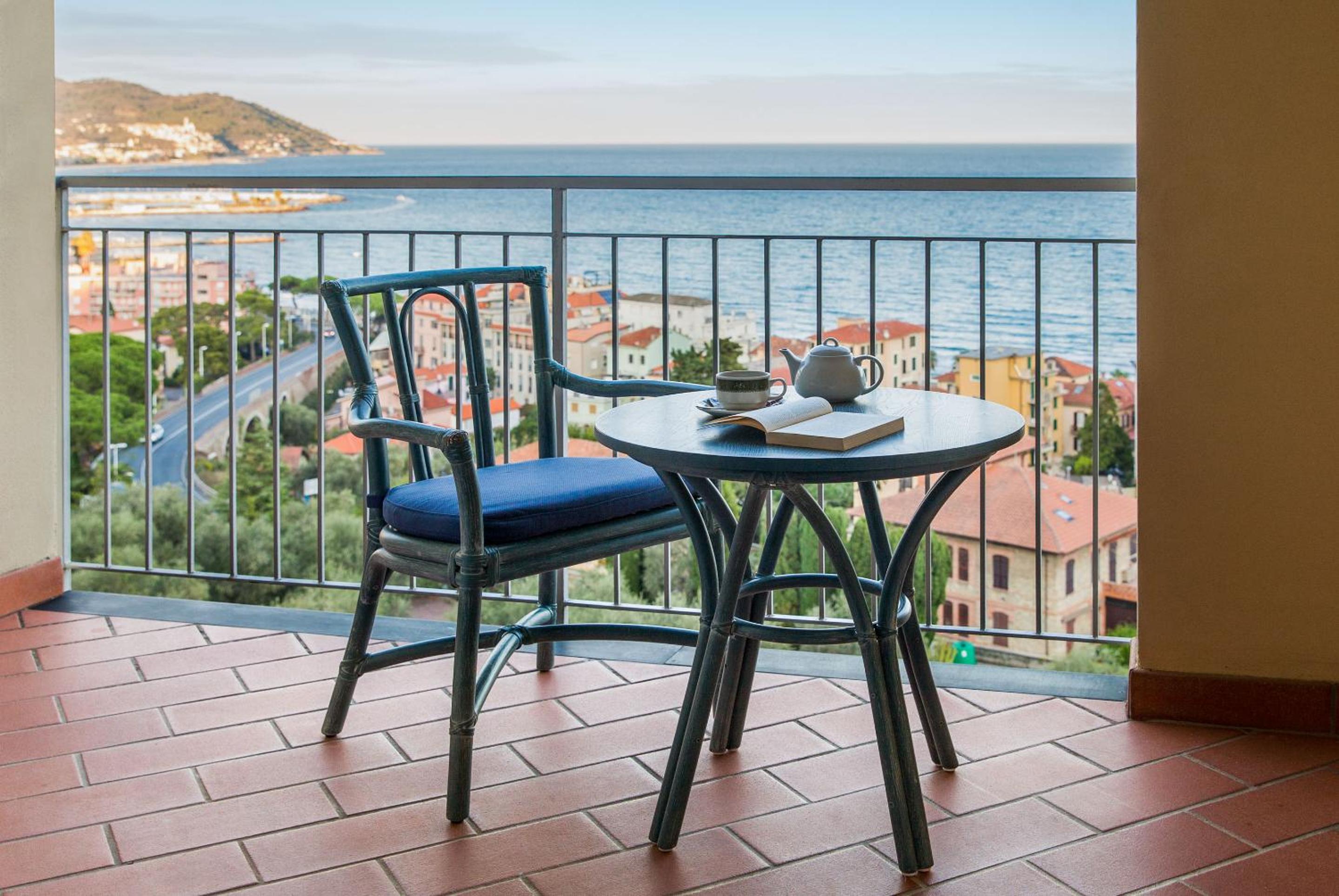 Double or Twin Room with Sea View