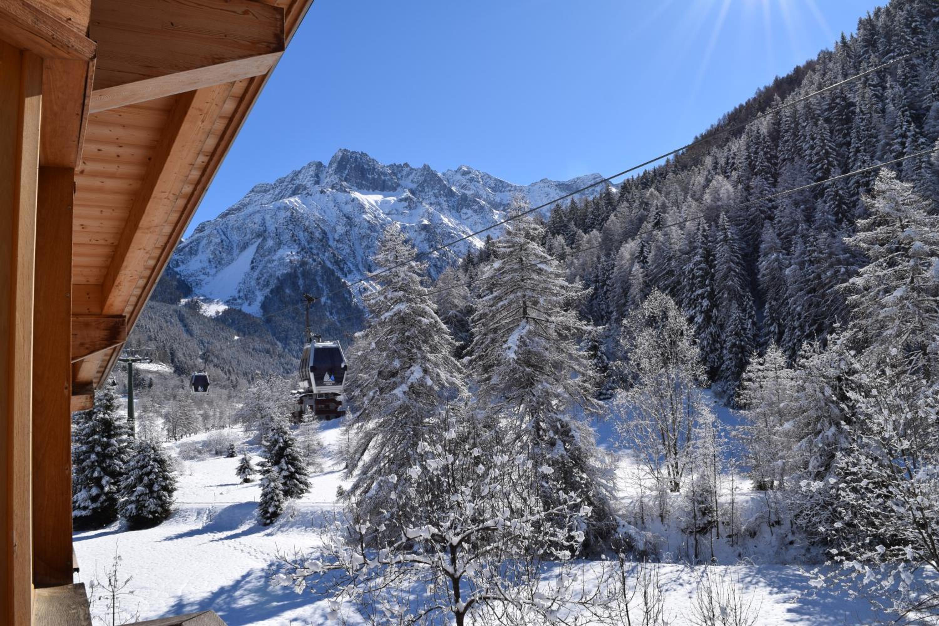 Standard Triple Room with Mountain View