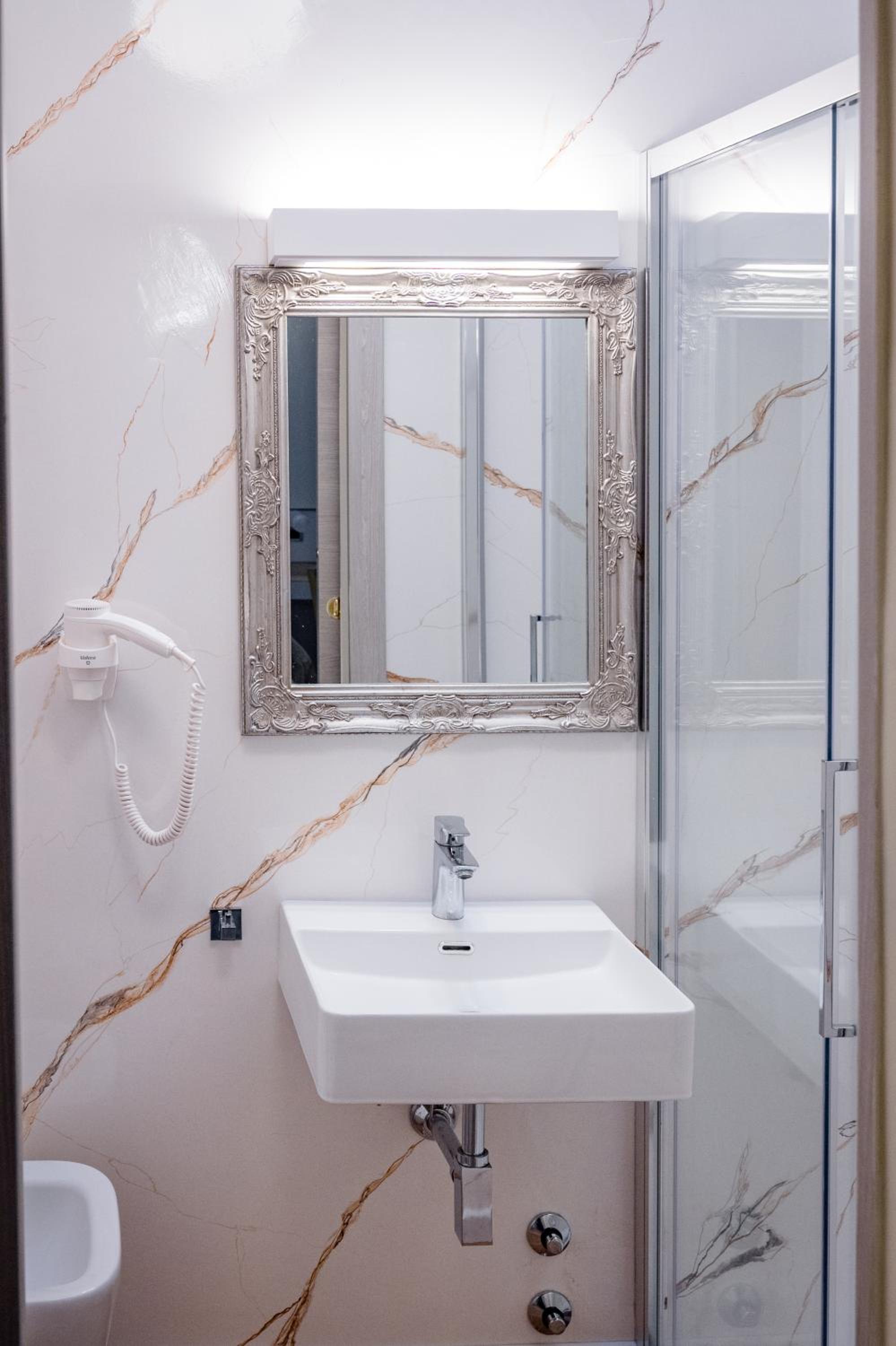 Single Room with French Bed