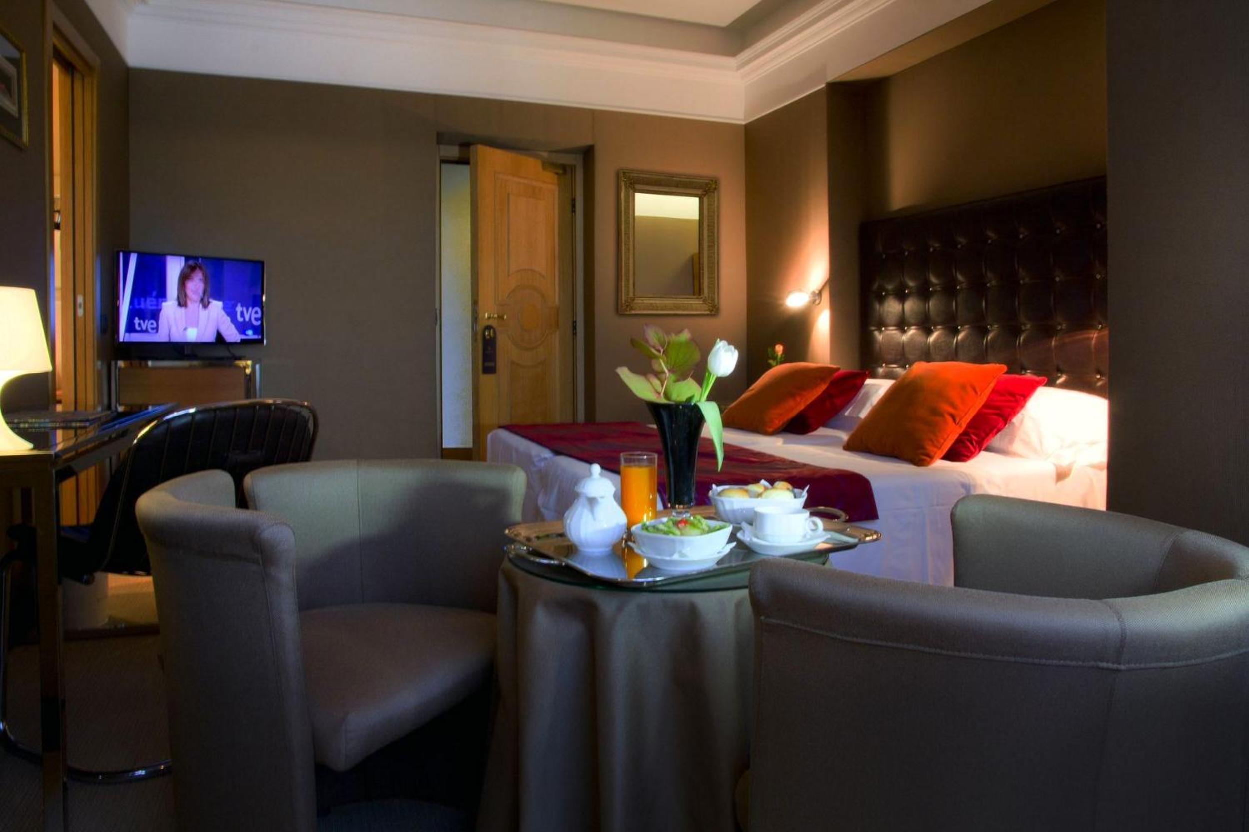 Superior Deluxe Double or Twin Room 