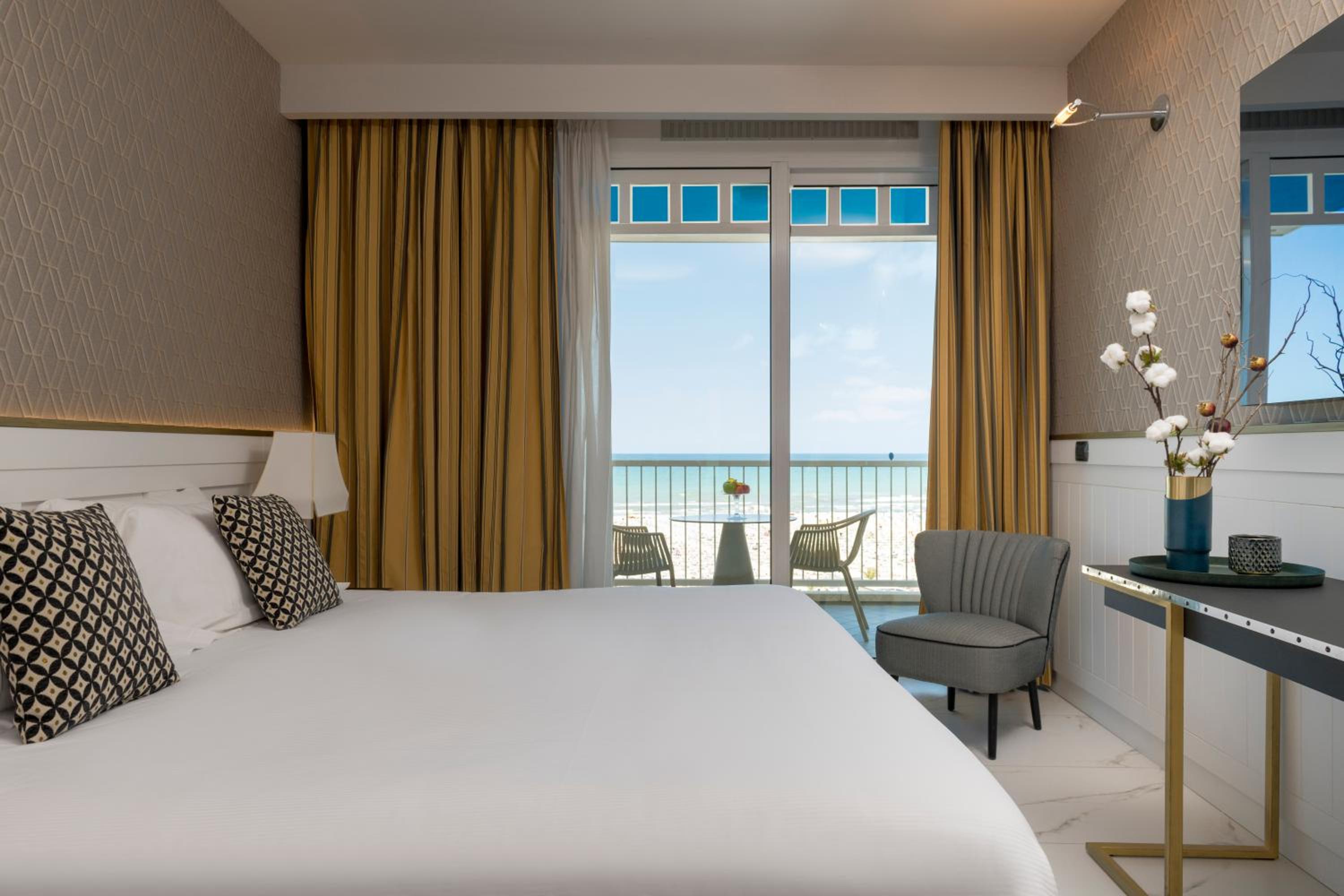 Double or Twin Room with Sea View and Spa Access